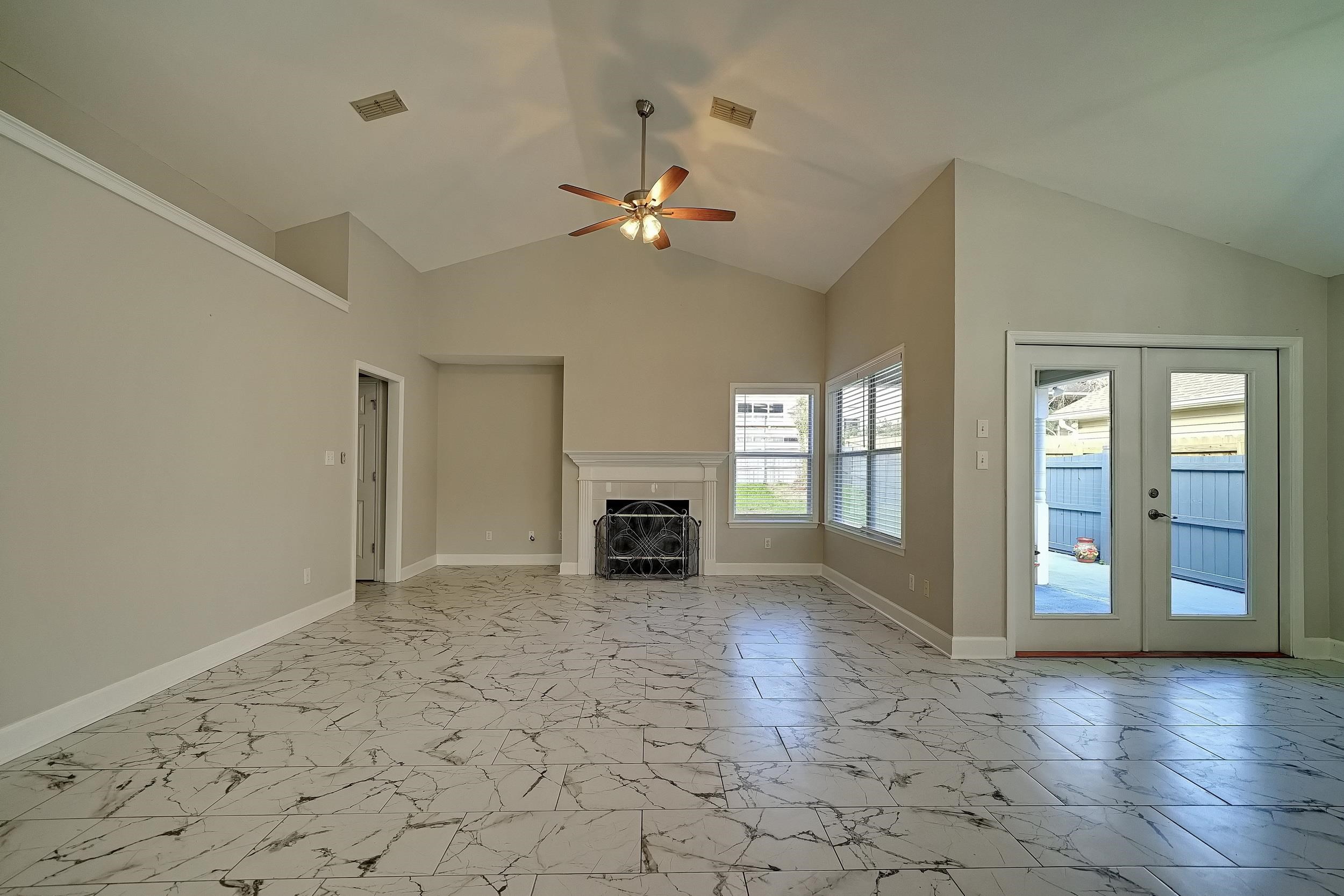 1463 Applewood Way