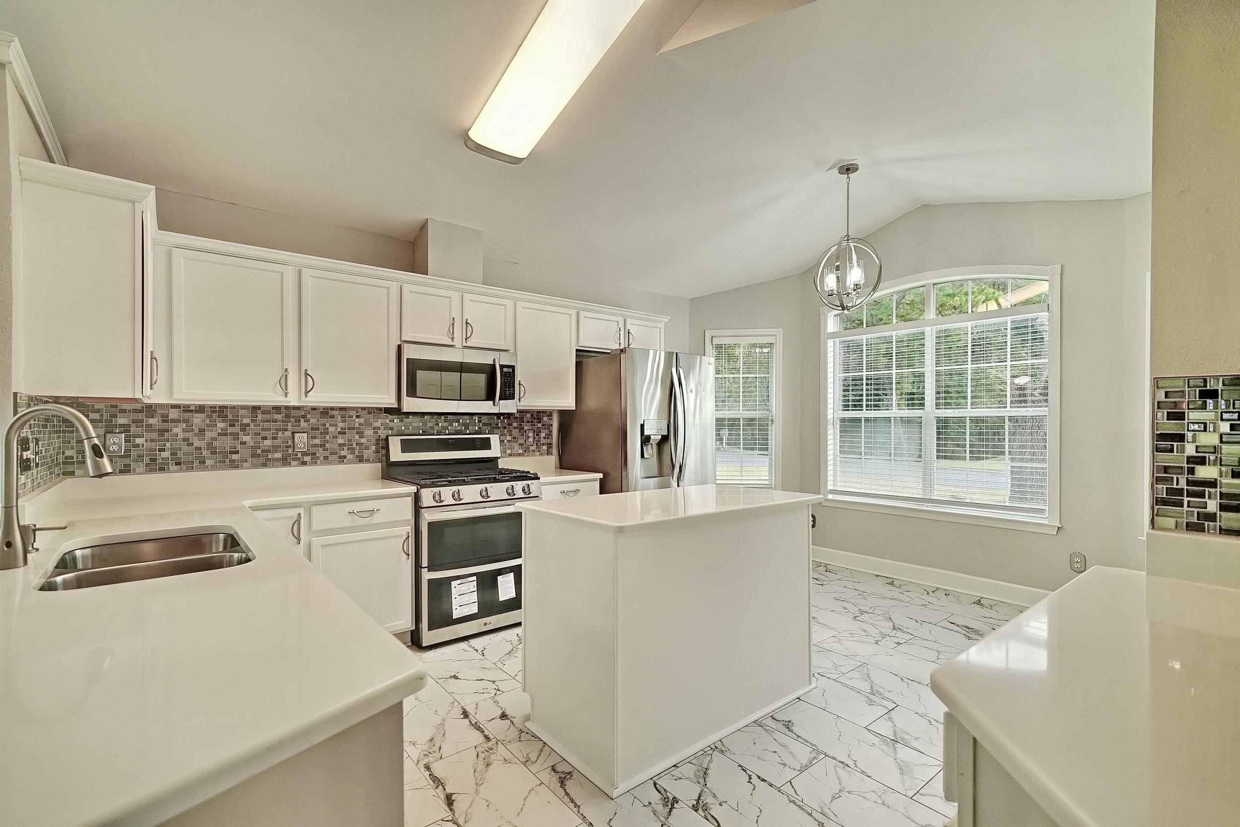 1463 Applewood Way
