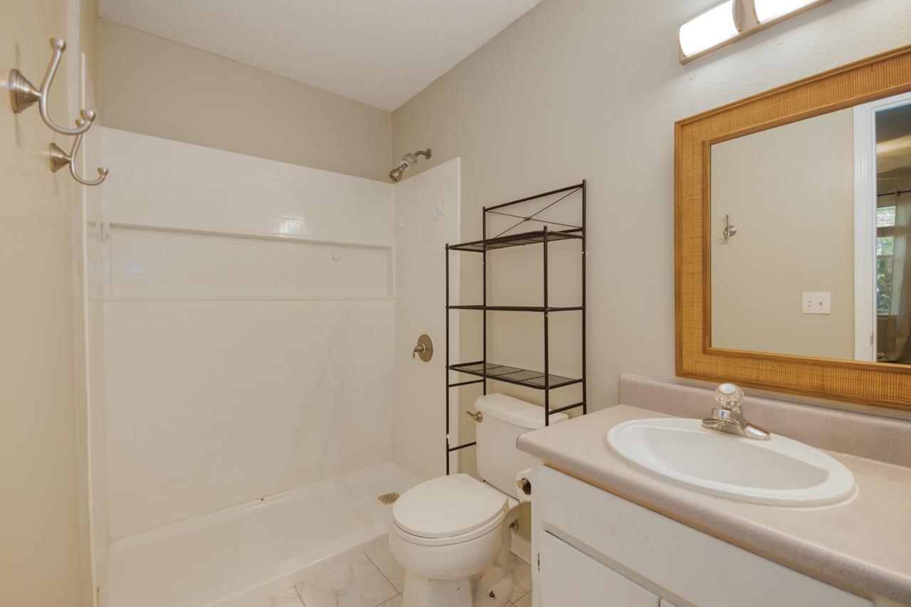 1100 Green Tree Court Unit: F