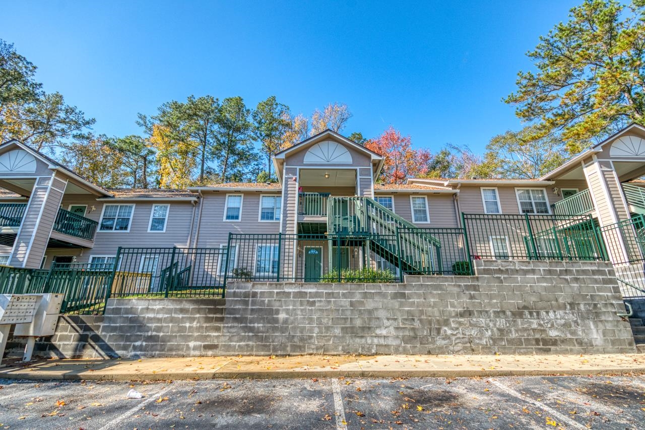 1100 Green Tree Court Unit: F