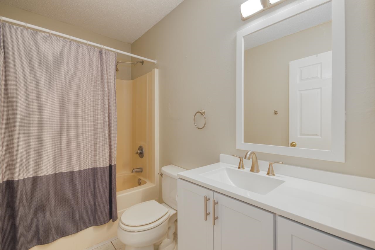 1100 Green Tree Court Unit: F