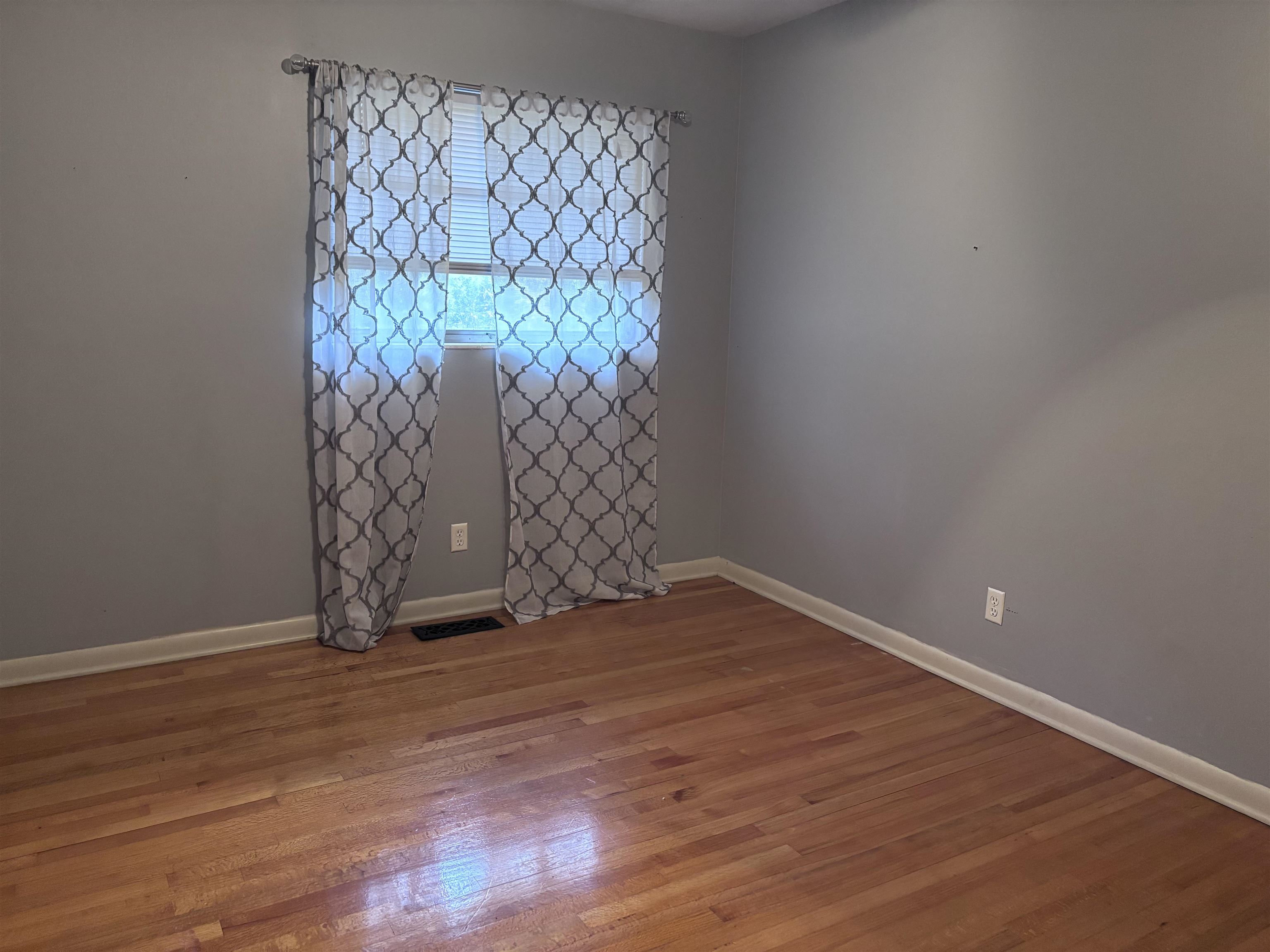 3215 Del Rio Terrace