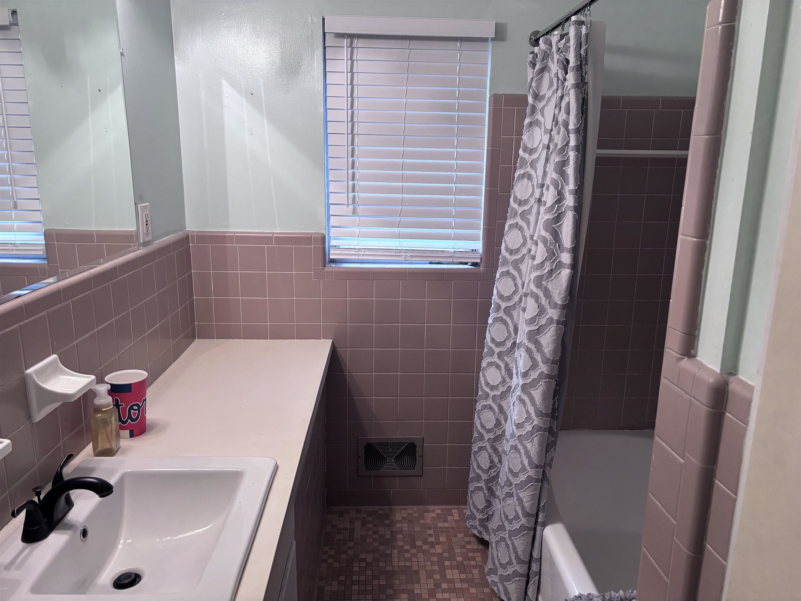 3215 Del Rio Terrace