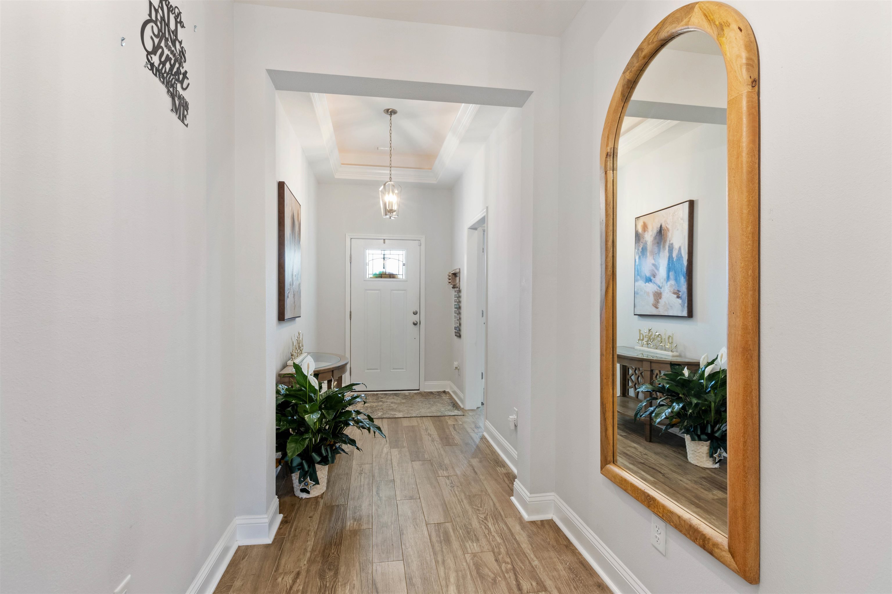 5592 Leaning Oak Trail