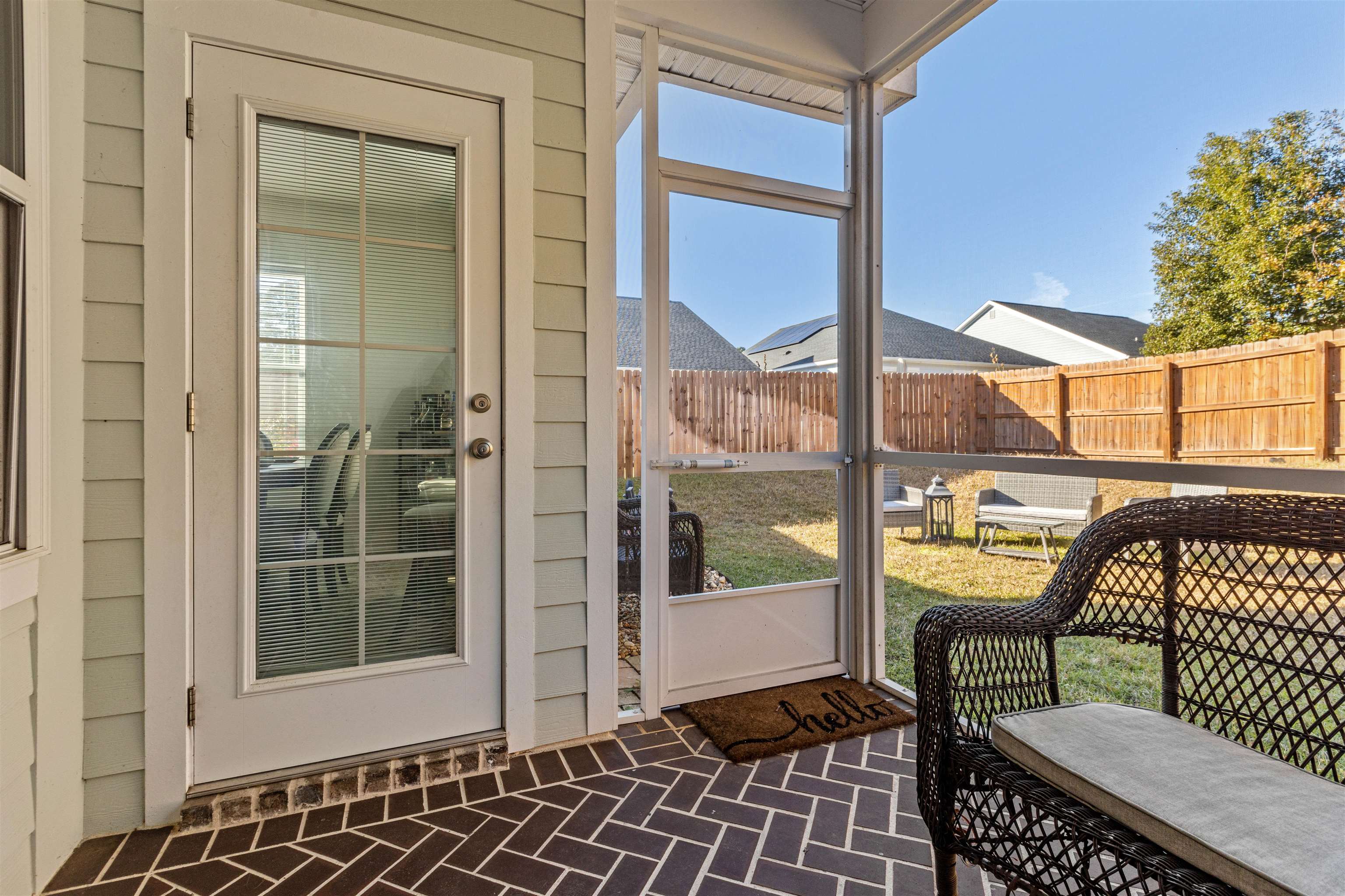 5592 Leaning Oak Trail