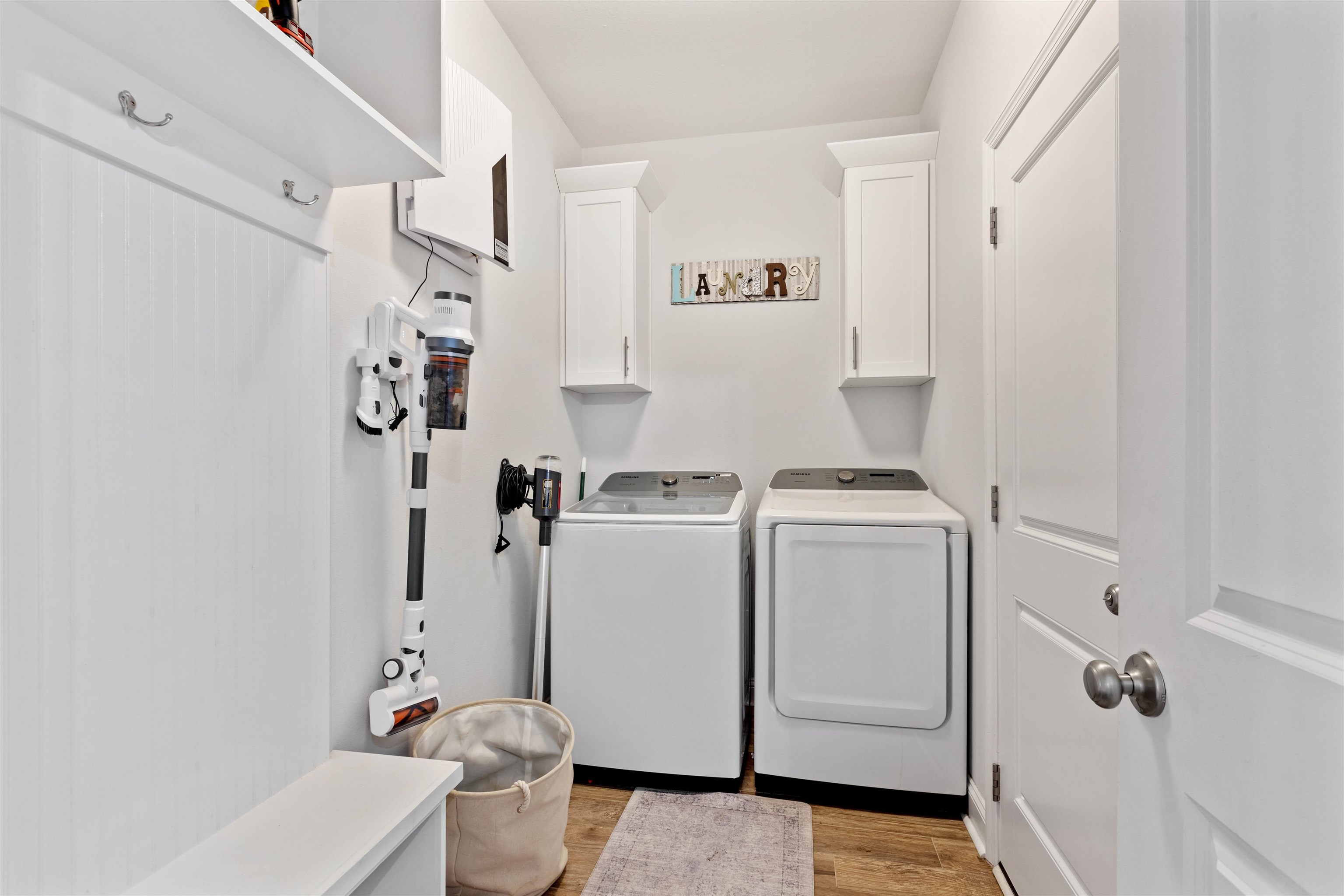 5592 Leaning Oak Trail