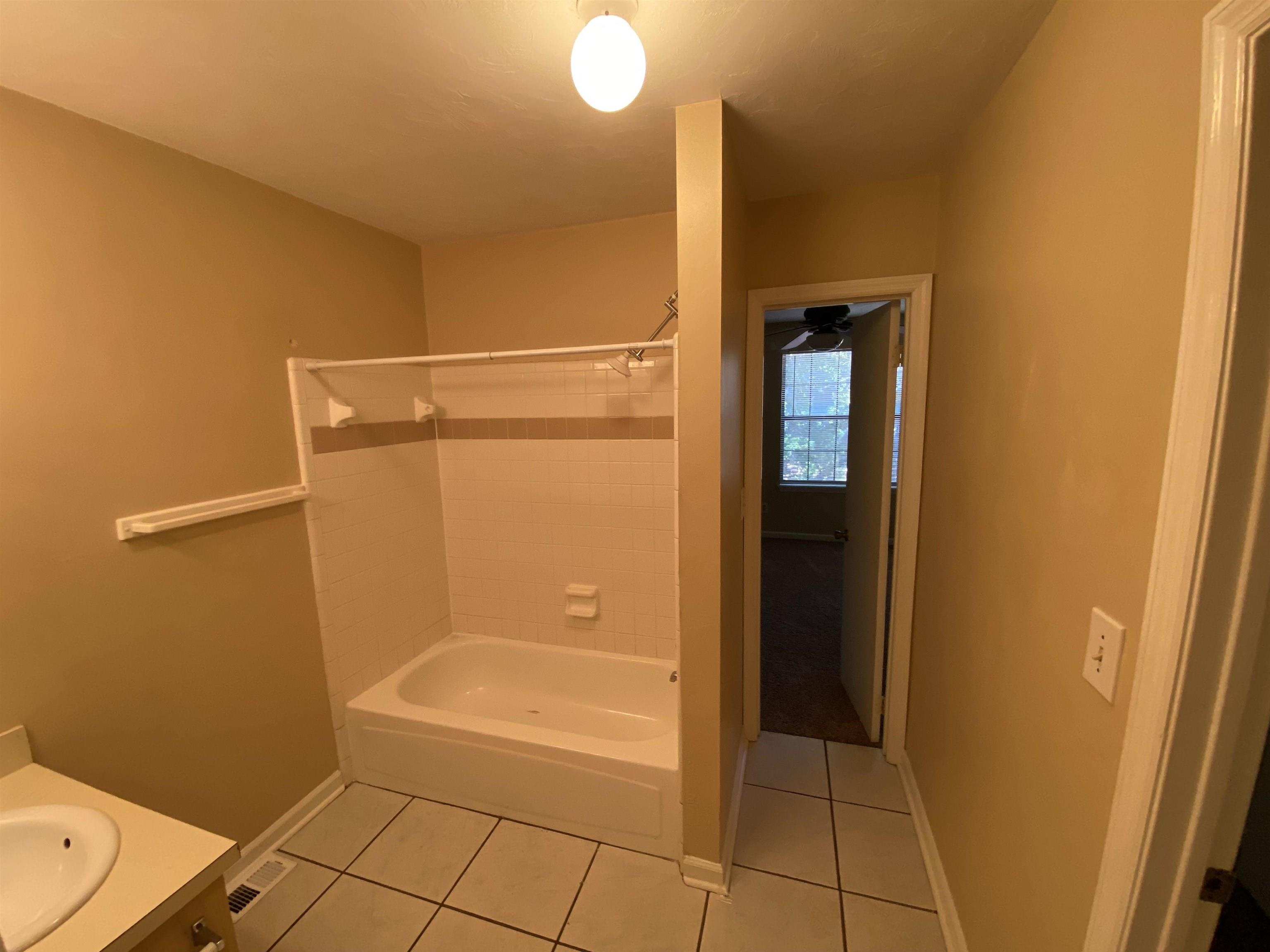 617-B Plymouth Court Unit: B