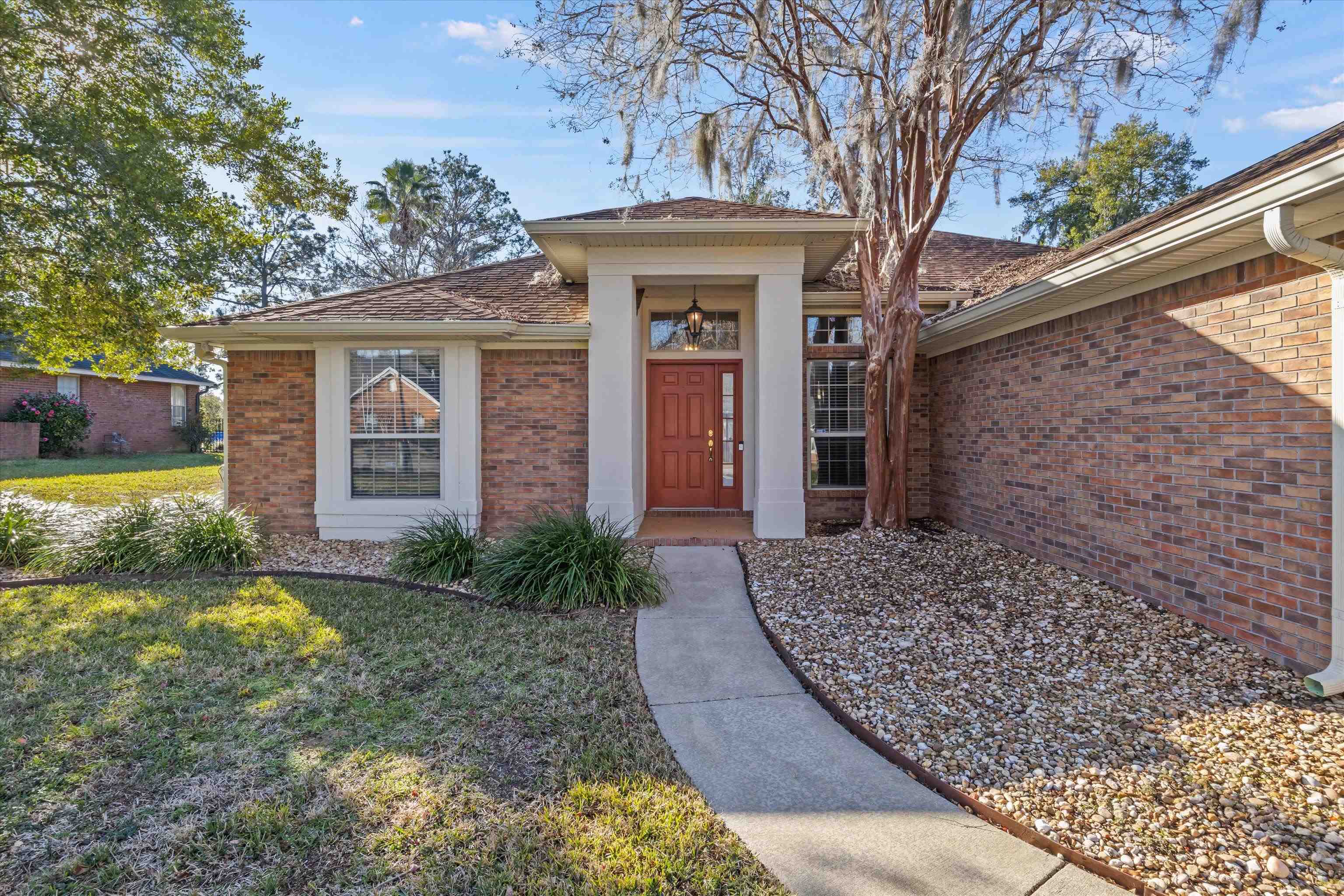 1999 Hickory Tree Lane