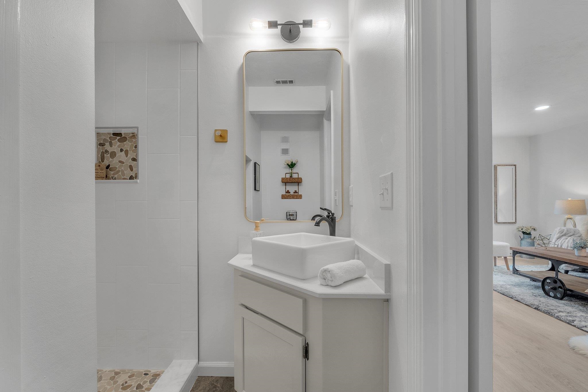 1842 Fernando Lane Unit: A-3