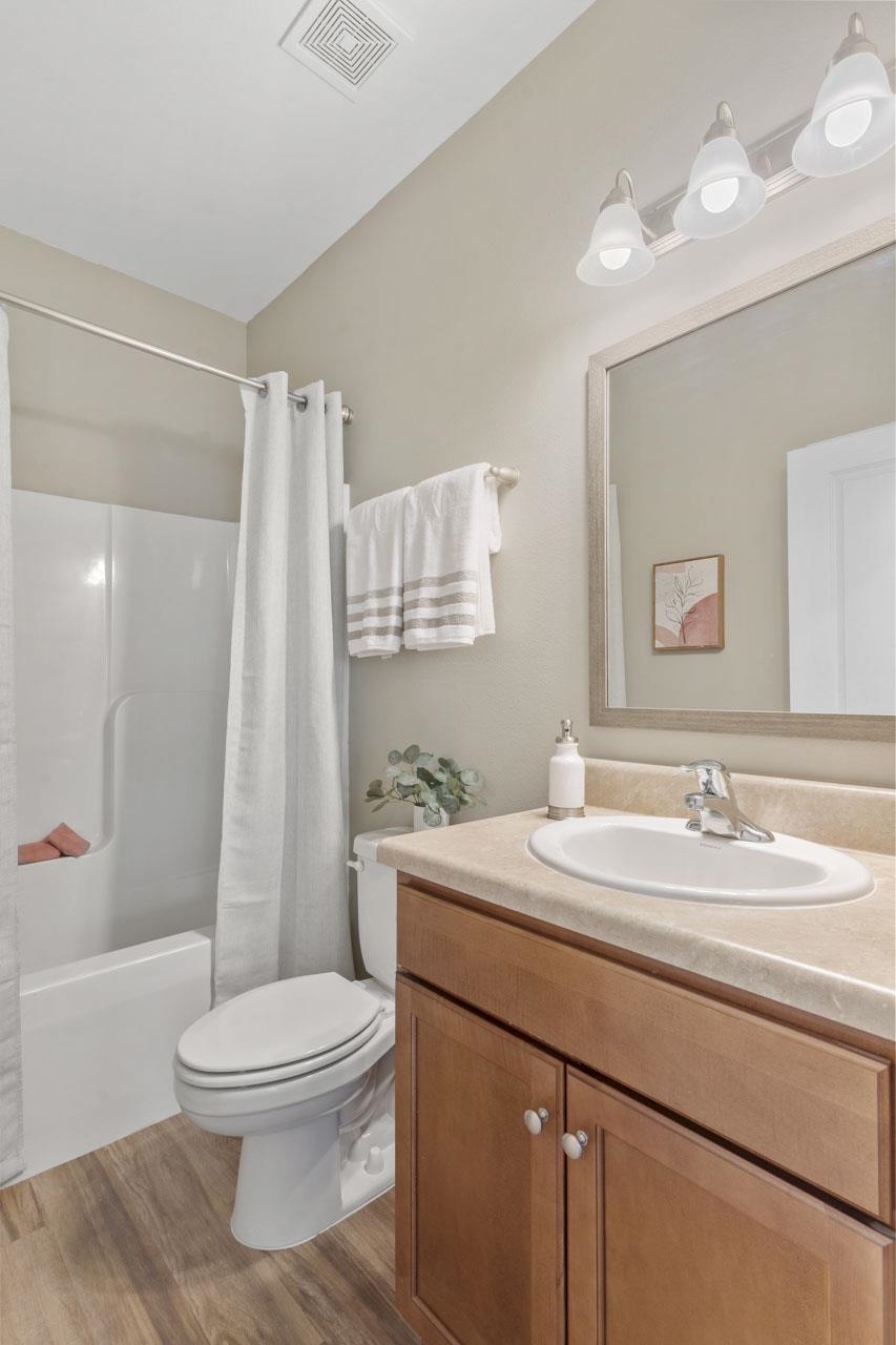 2221 Cedarbrook Court Unit: 2221