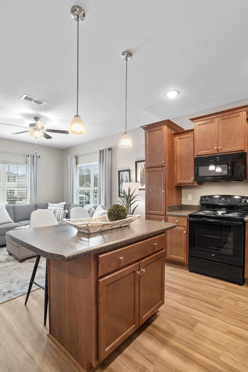 2221 Cedarbrook Court Unit: 2221