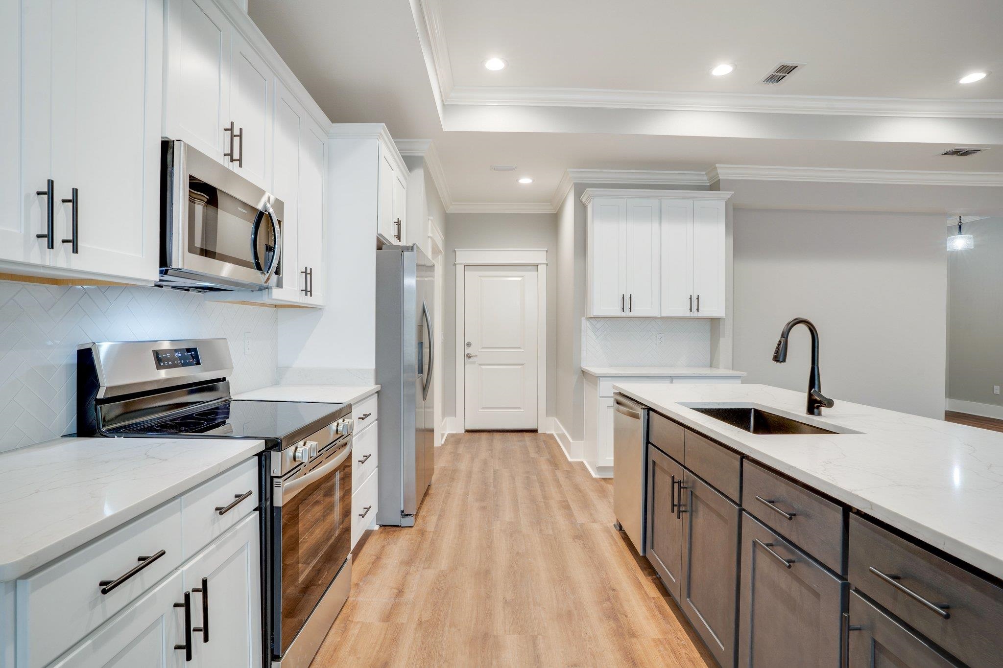 3471 Hawks Hill Trail