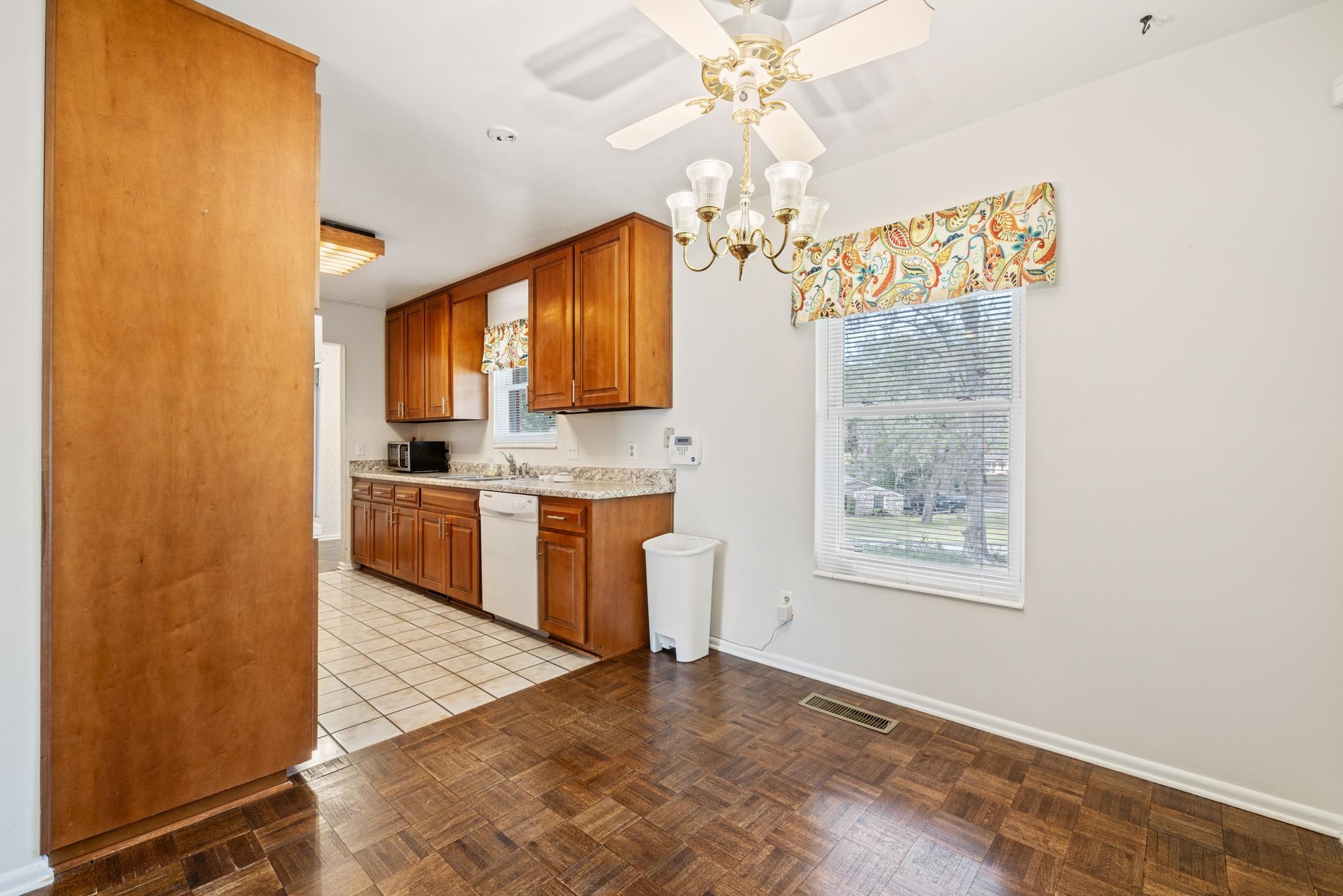 1906 NANTICOKE Circle