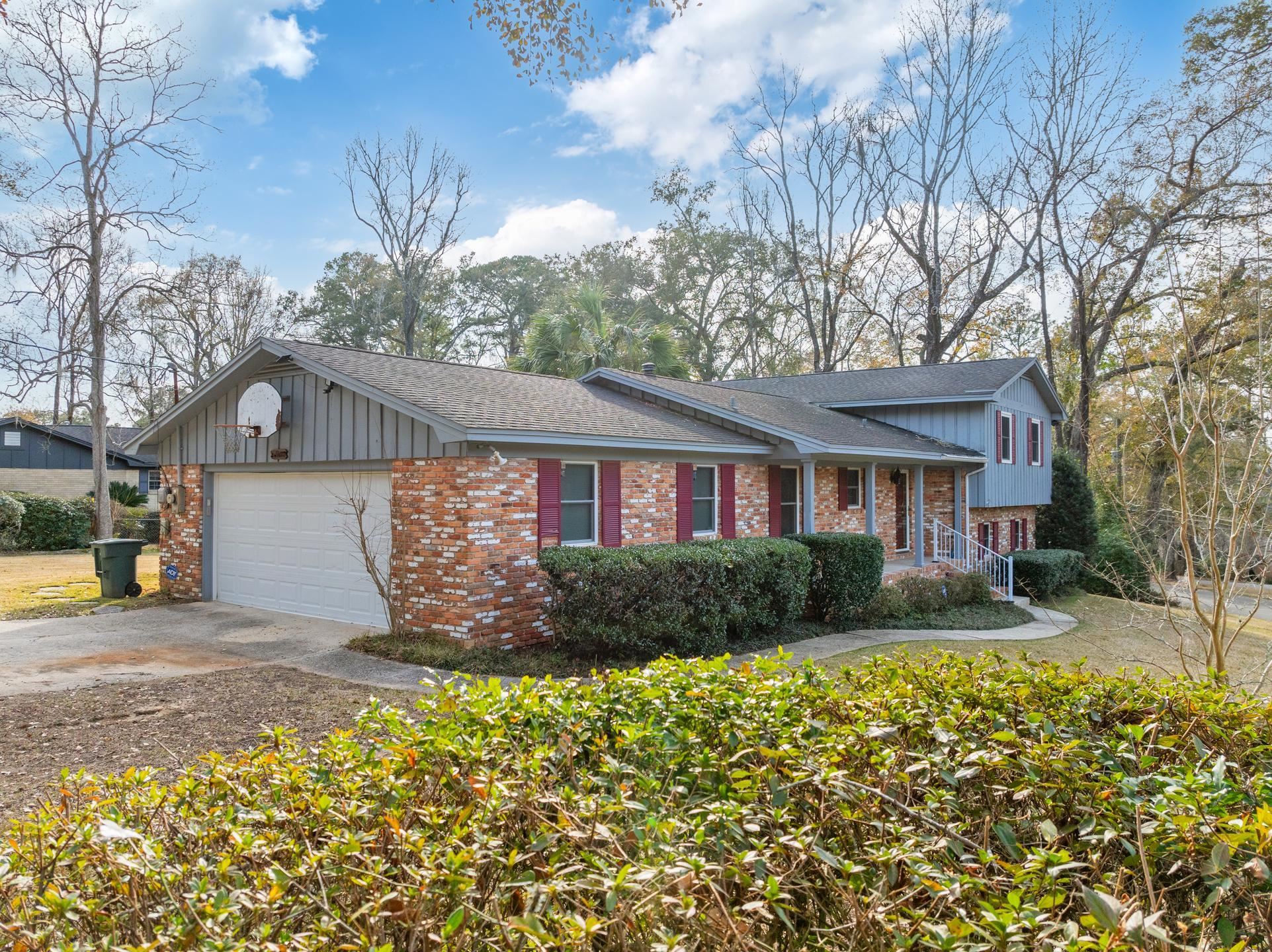 1906 NANTICOKE Circle