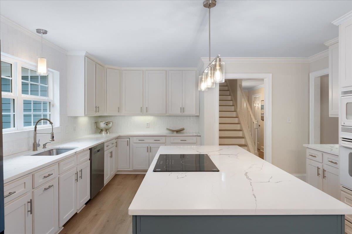 6511 Aqueduct Court