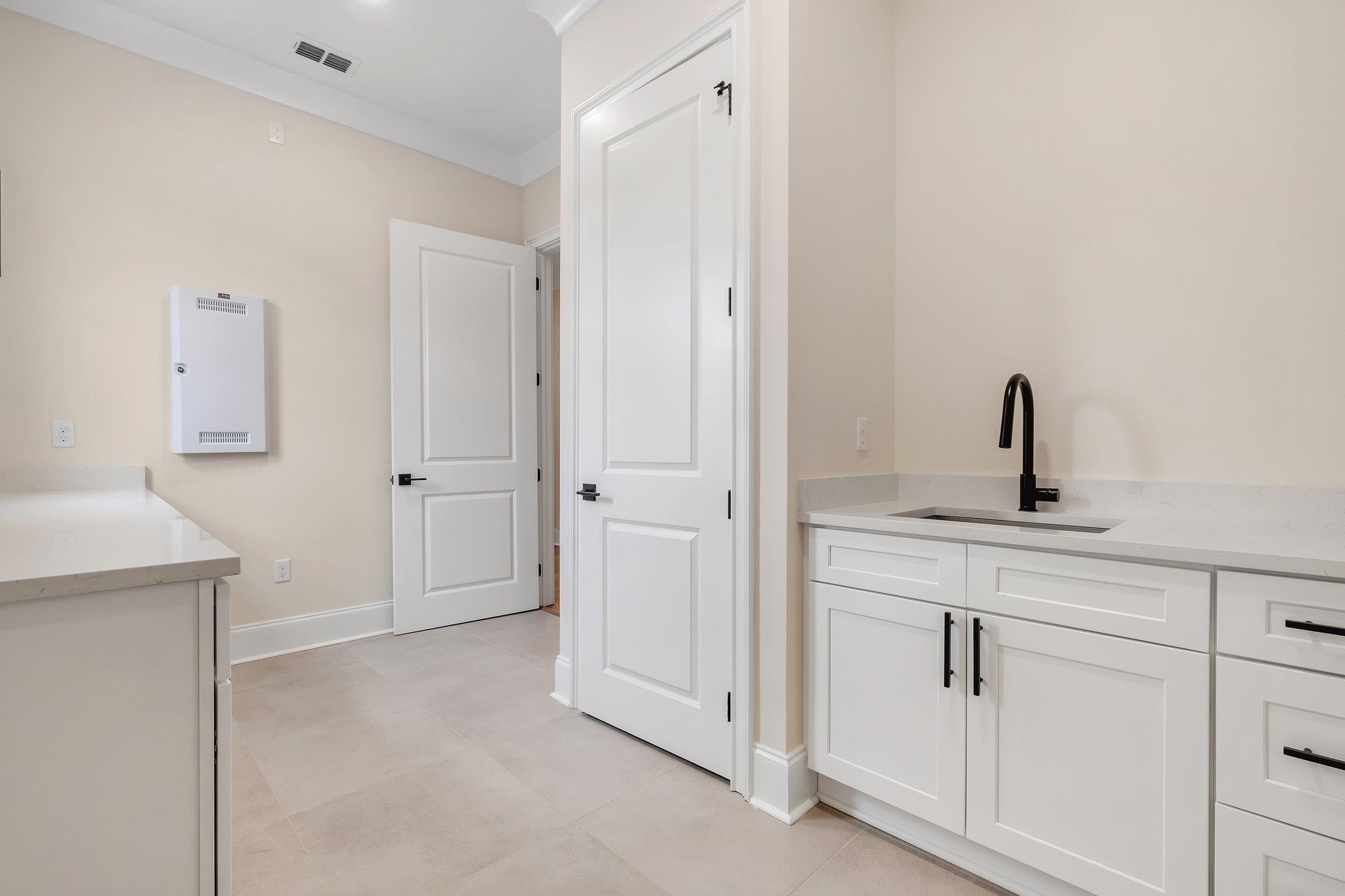 9013 Tabb Lane