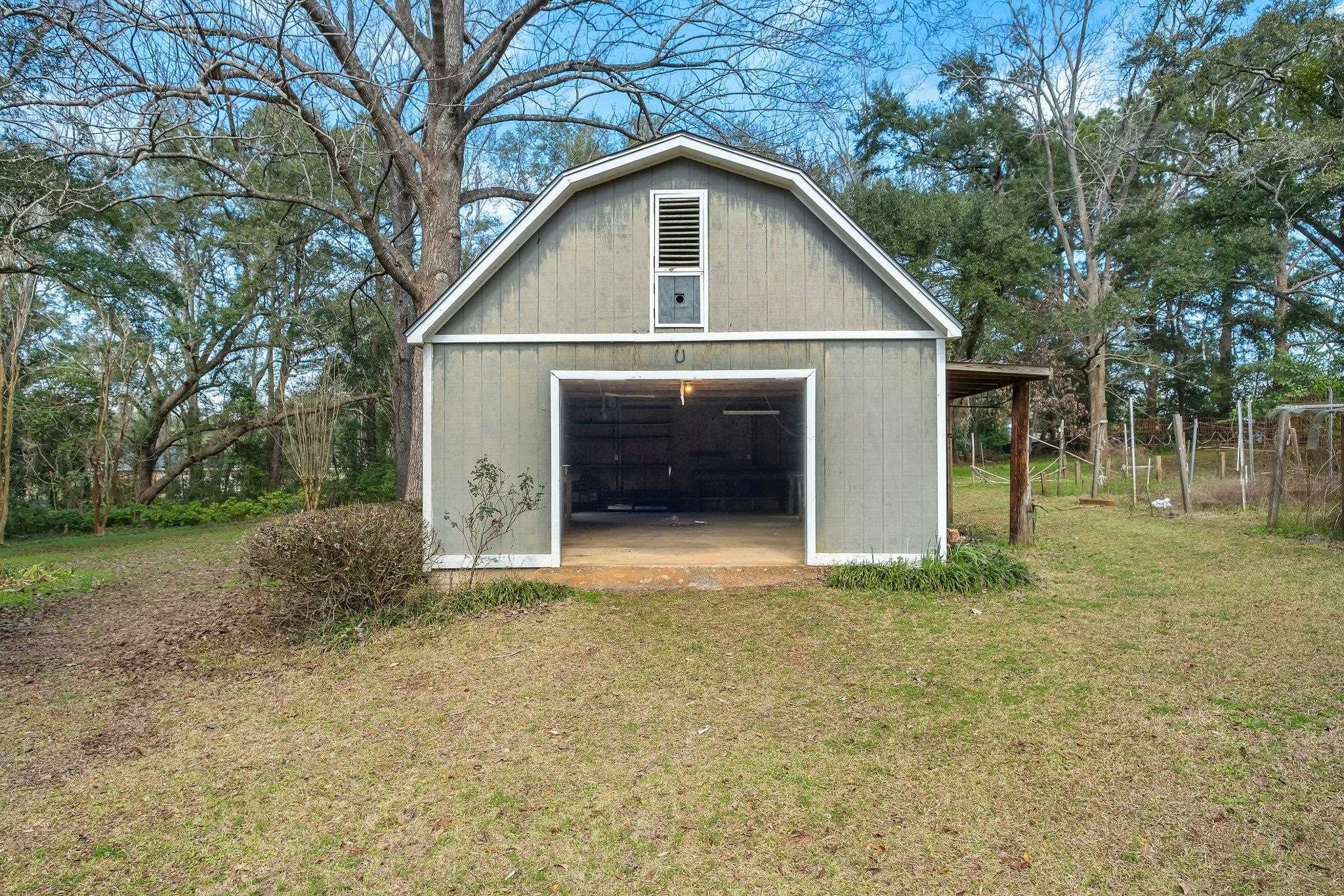 1465 Groveland Hills Drive