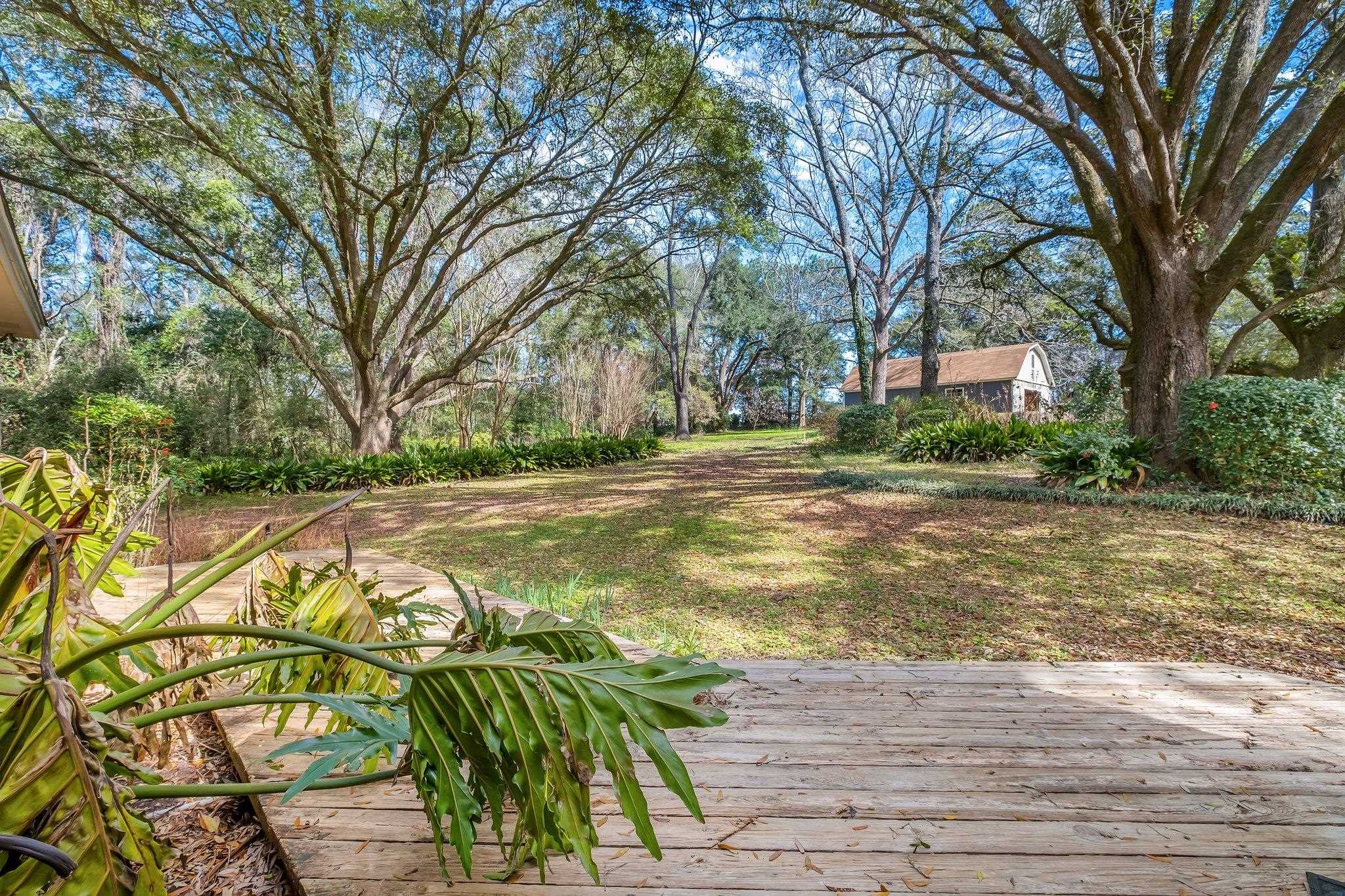 1465 Groveland Hills Drive