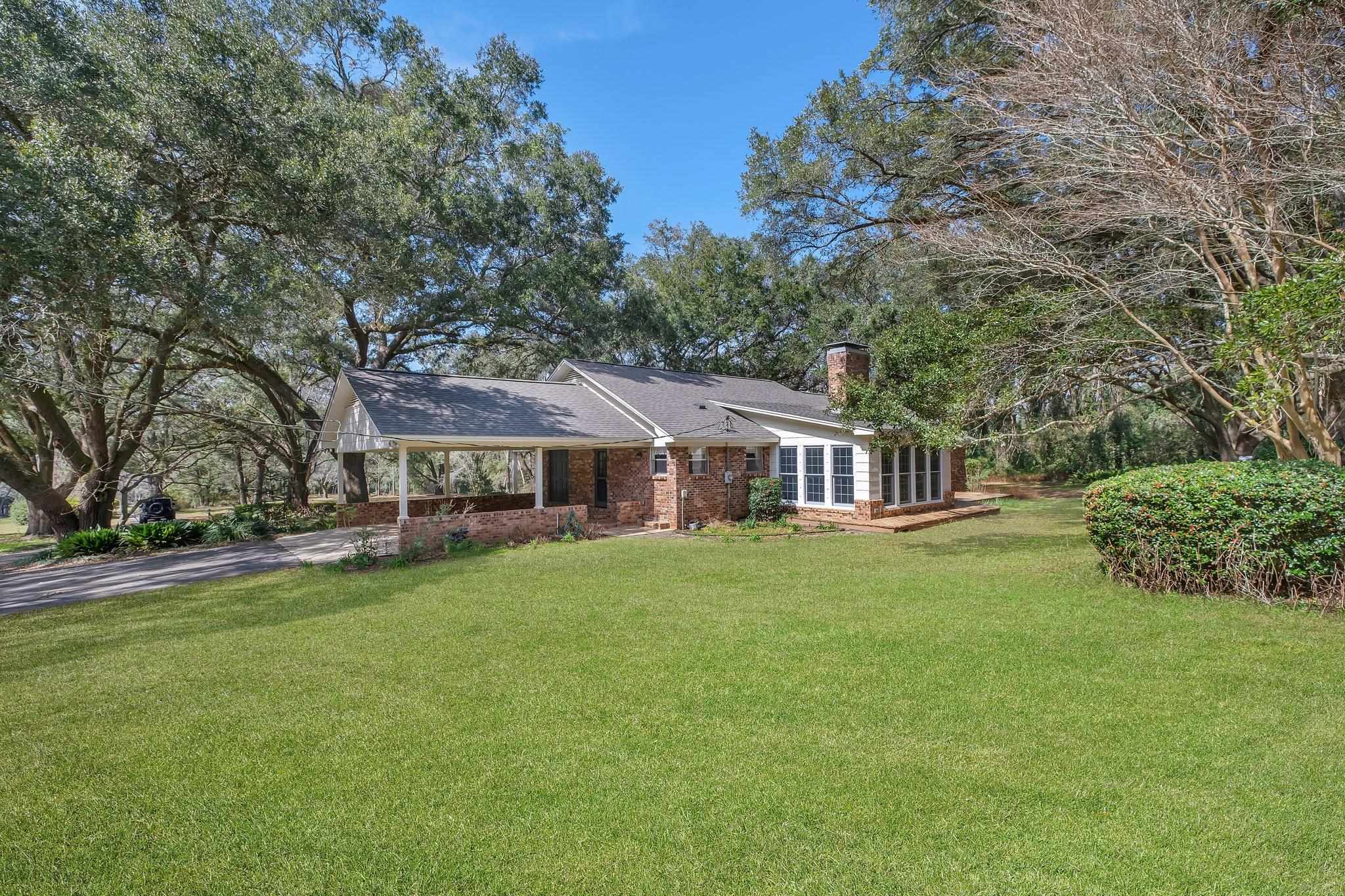 1465 Groveland Hills Drive