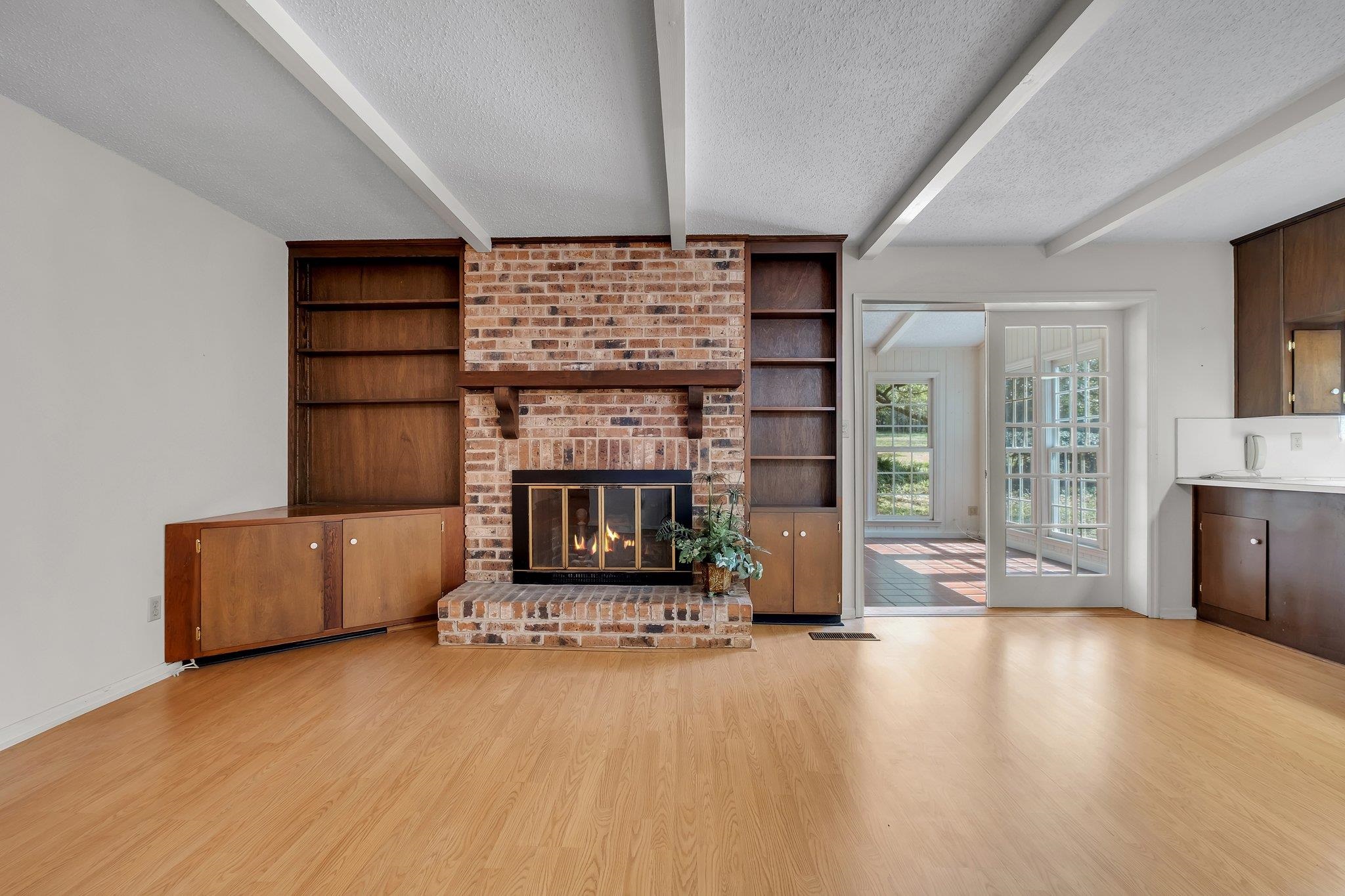 1465 Groveland Hills Drive
