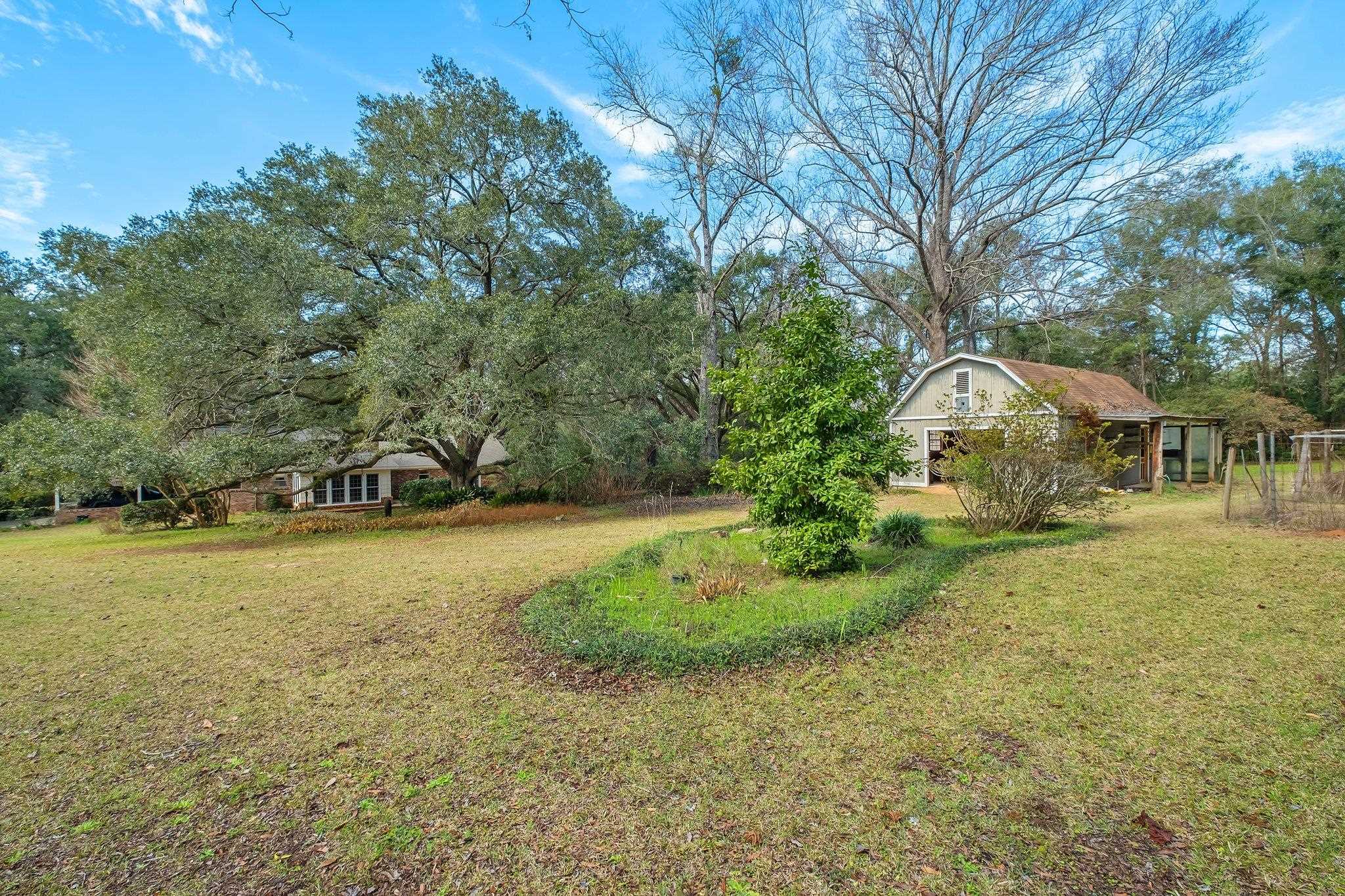 1465 Groveland Hills Drive