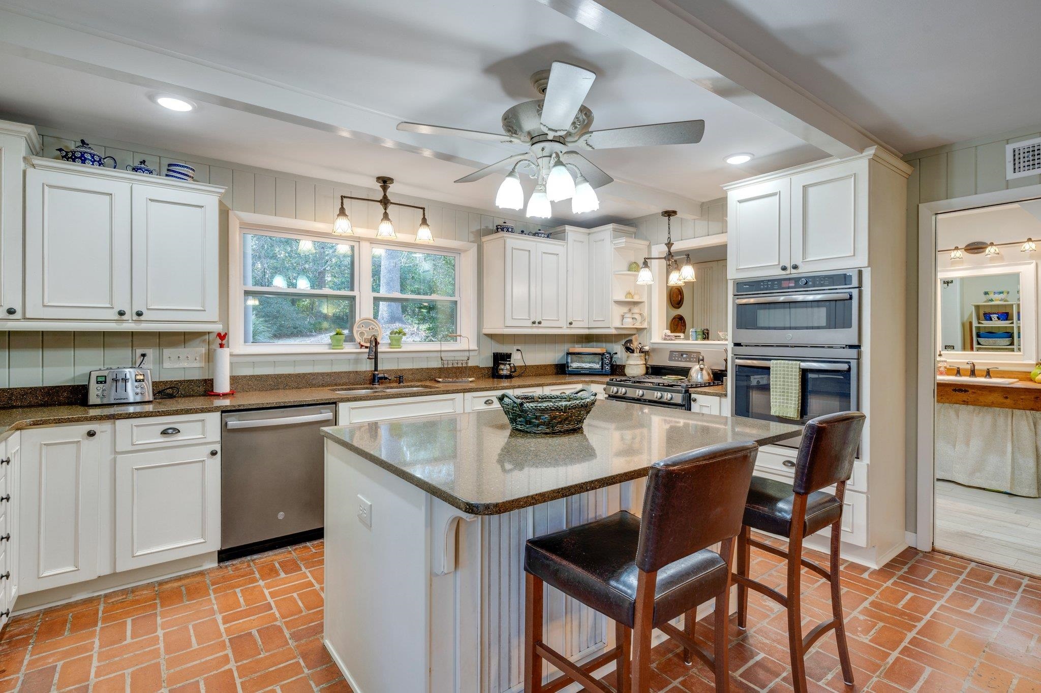 520 Middlebrooks Circle