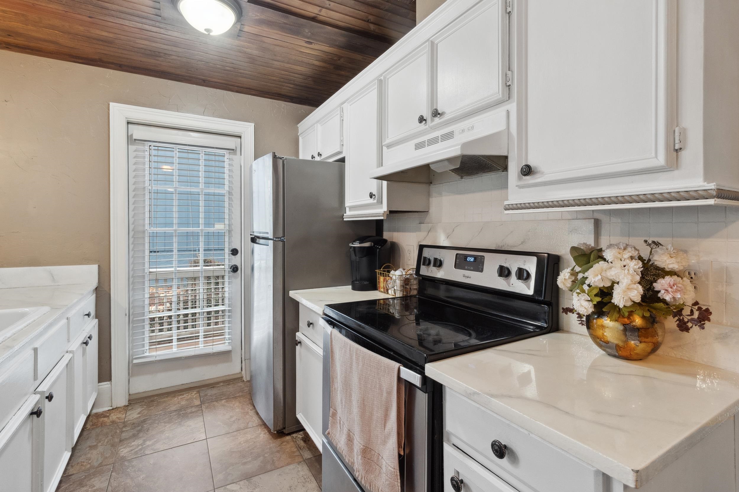 309 E Whetherbine Way