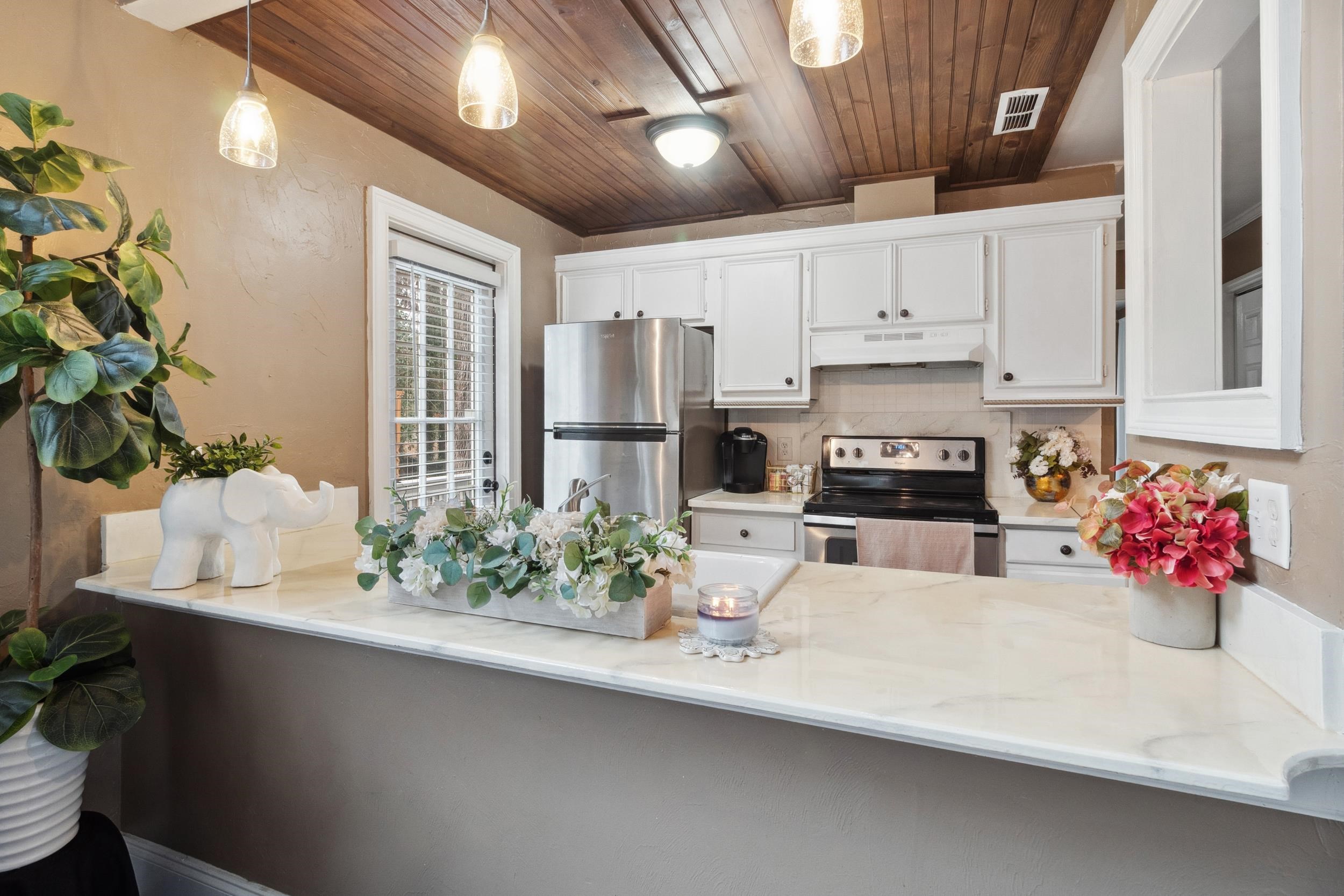 309 E Whetherbine Way