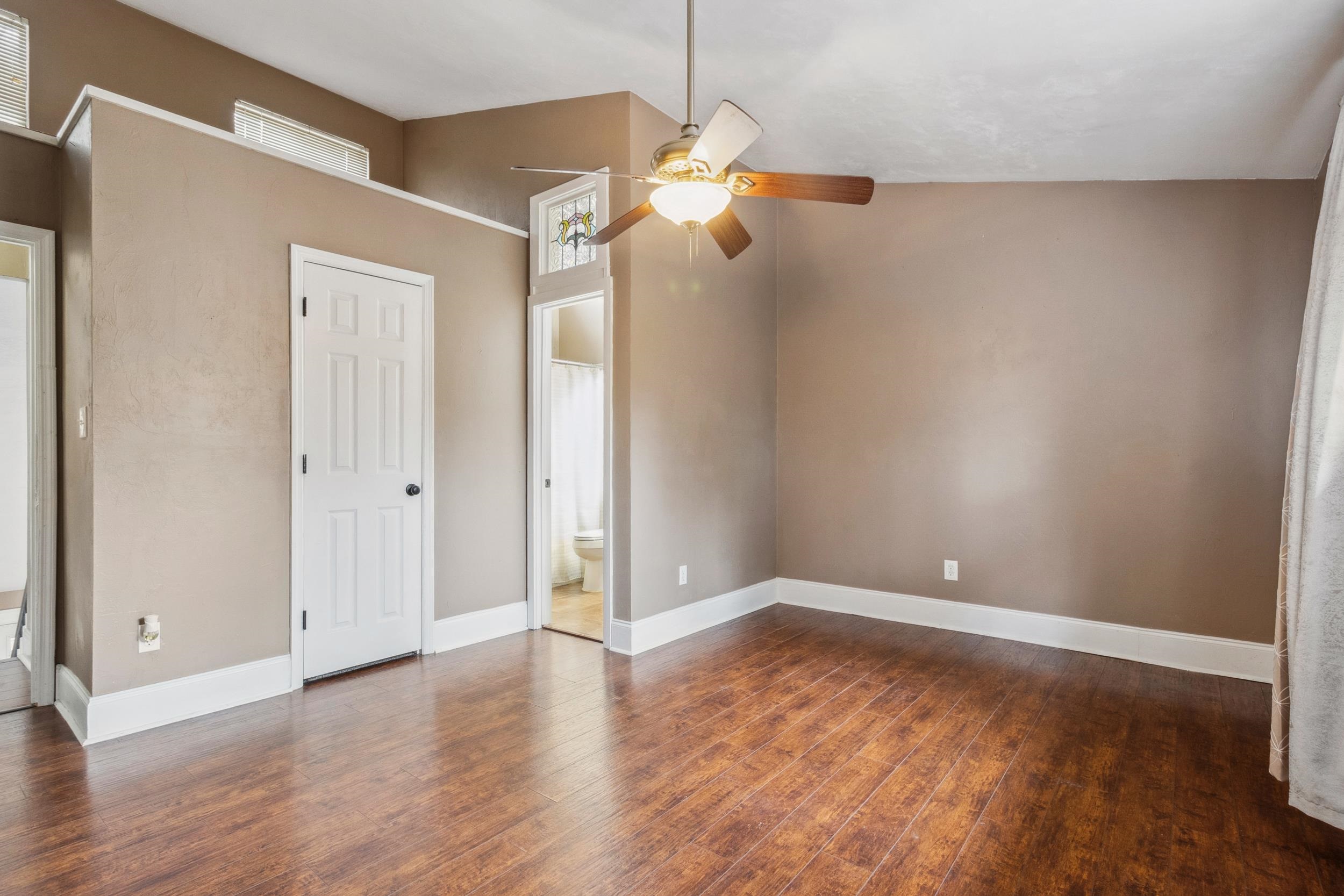 309 E Whetherbine Way