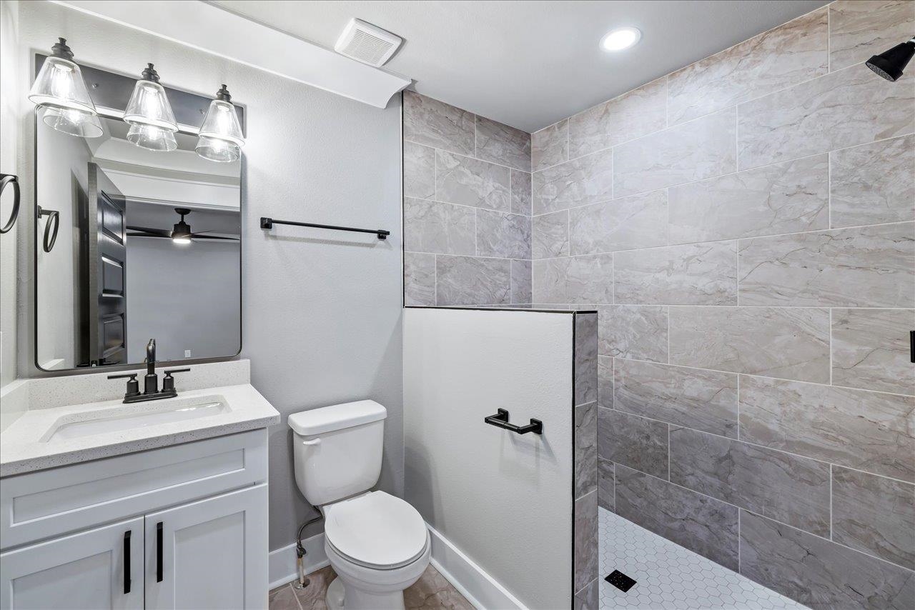 6757 Treasure Oaks Circle