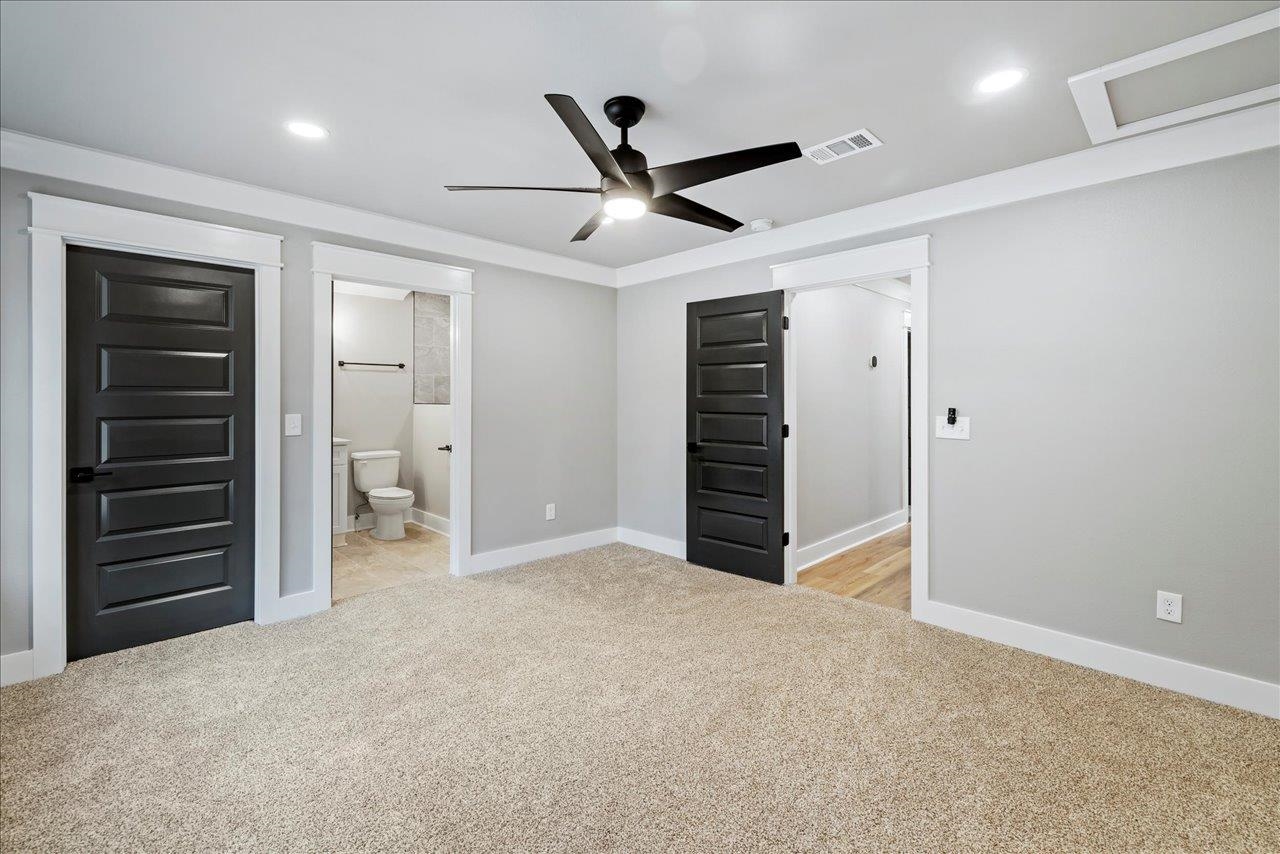 6757 Treasure Oaks Circle