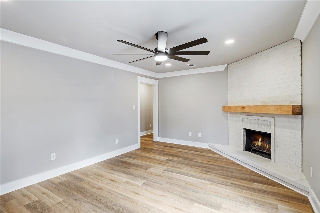 6757 Treasure Oaks Circle