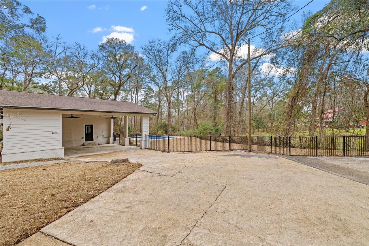 6757 Treasure Oaks Circle