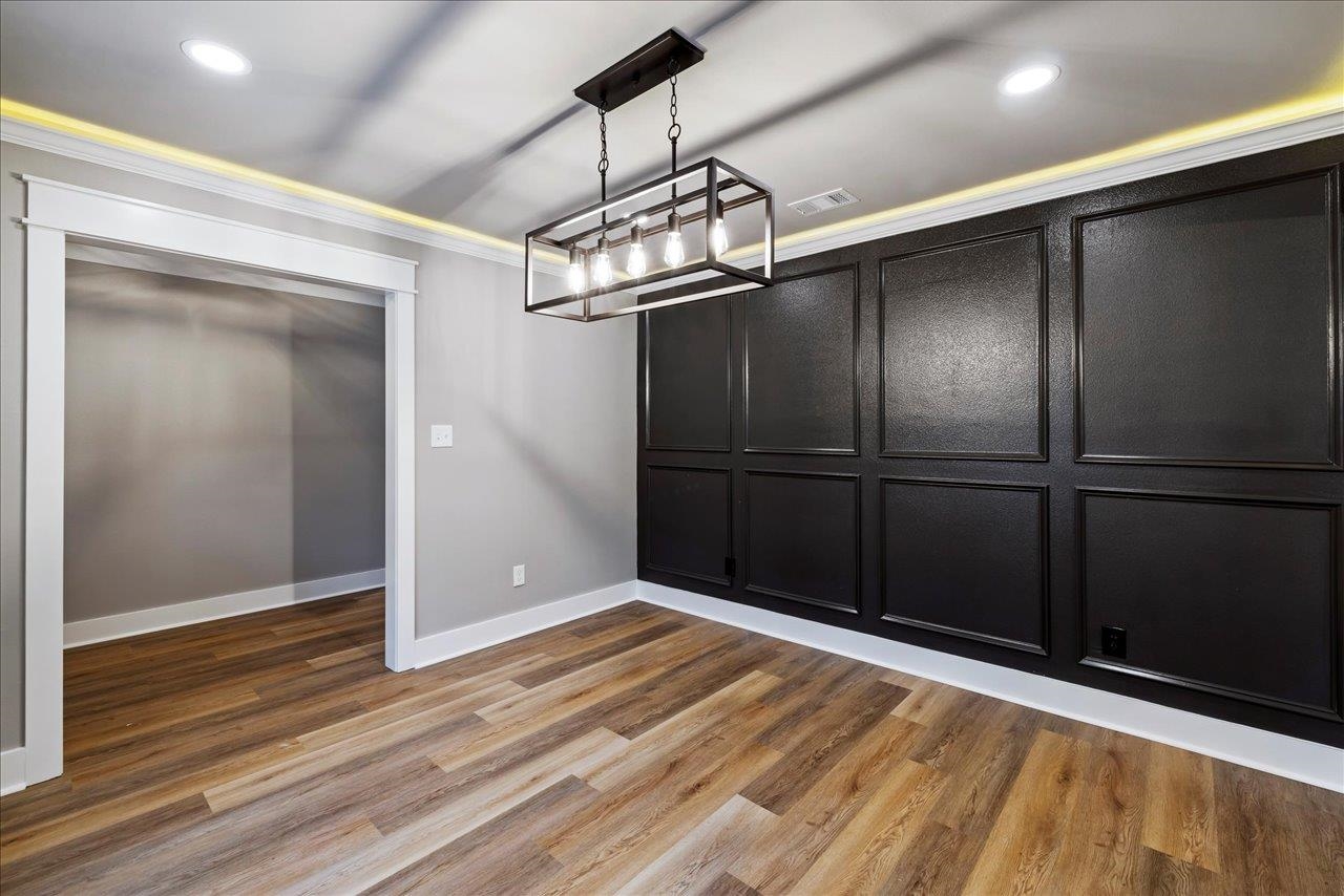 6757 Treasure Oaks Circle