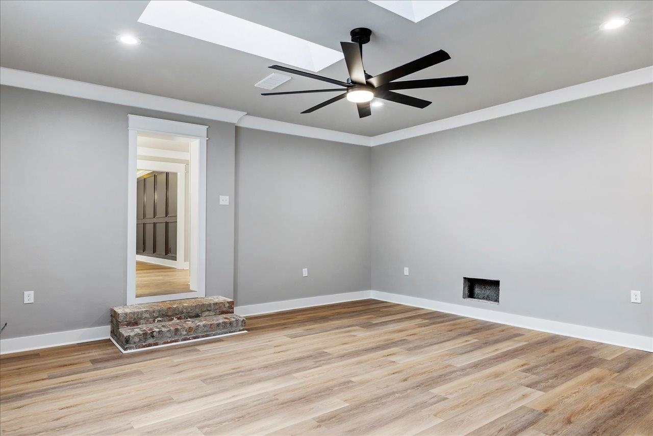 6757 Treasure Oaks Circle