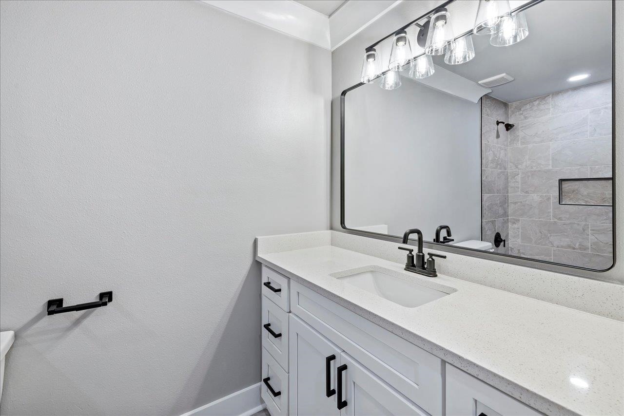 6757 Treasure Oaks Circle