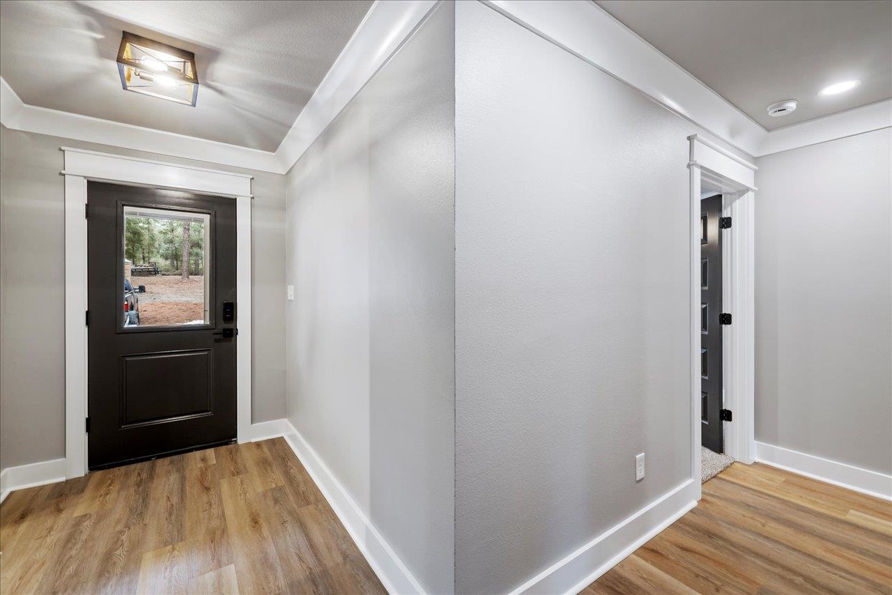 6757 Treasure Oaks Circle