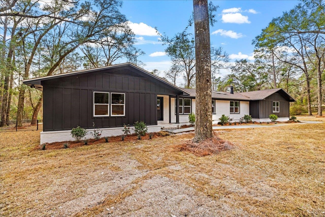 6757 Treasure Oaks Circle
