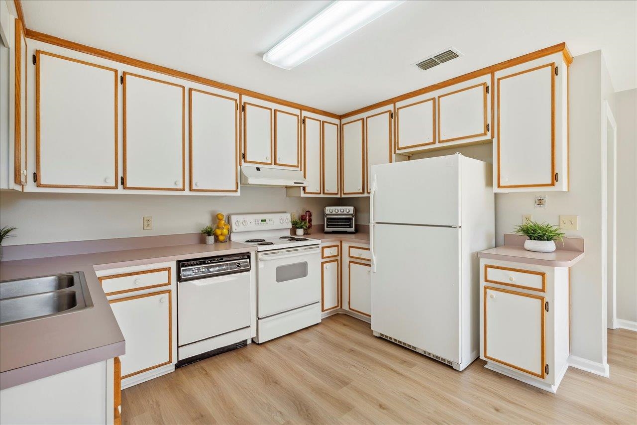 2605 SATINWOOD Circle