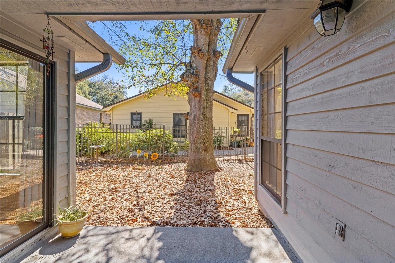2605 SATINWOOD Circle