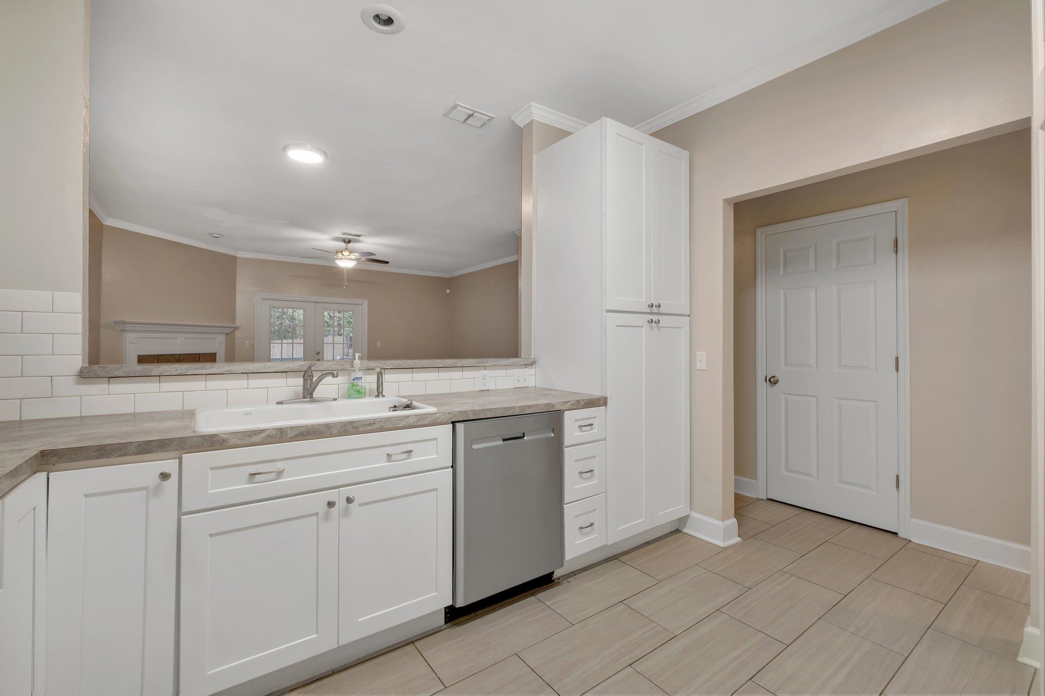 2552 Centerville Court Unit: 9