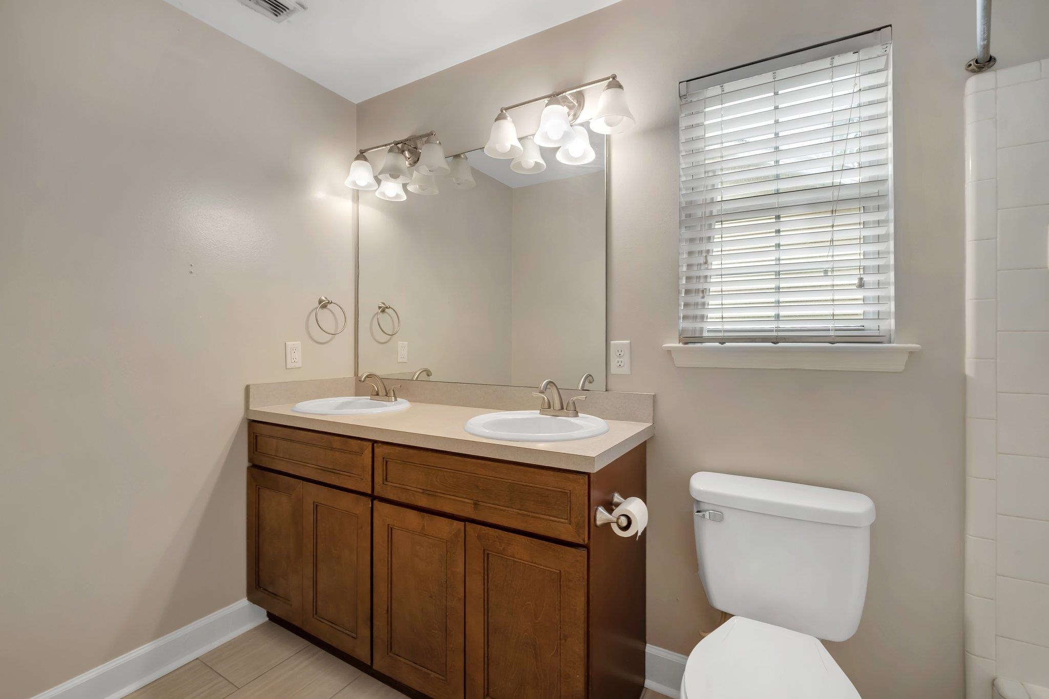 2552 Centerville Court Unit: 9