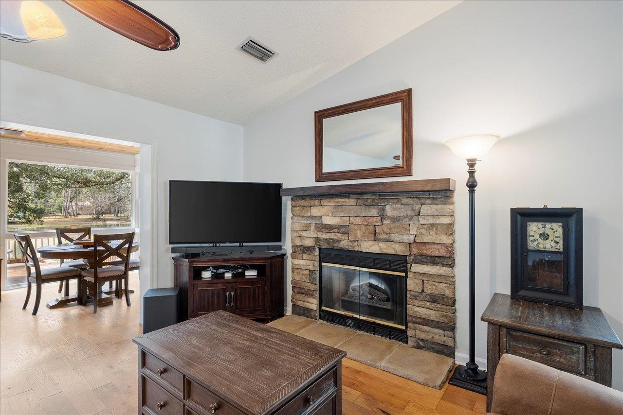 2575 YARMOUTH Lane