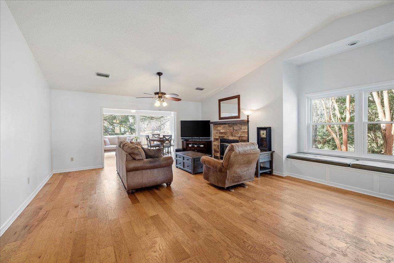 2575 YARMOUTH Lane
