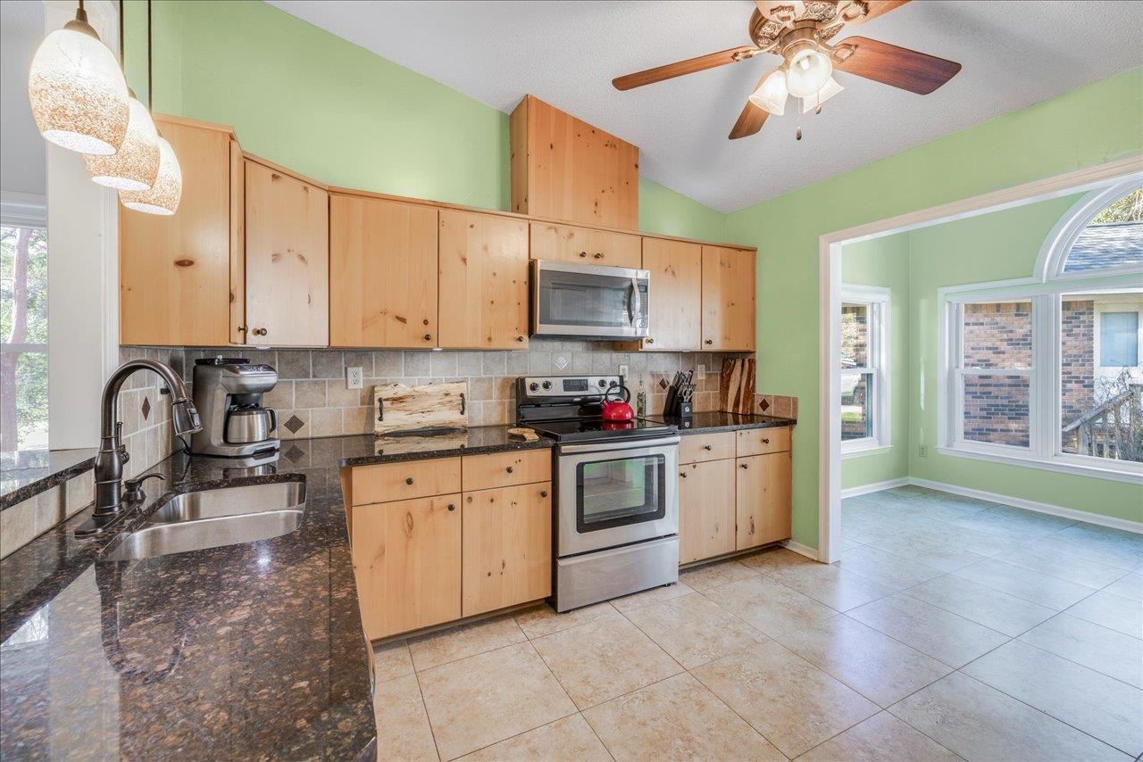 2575 YARMOUTH Lane