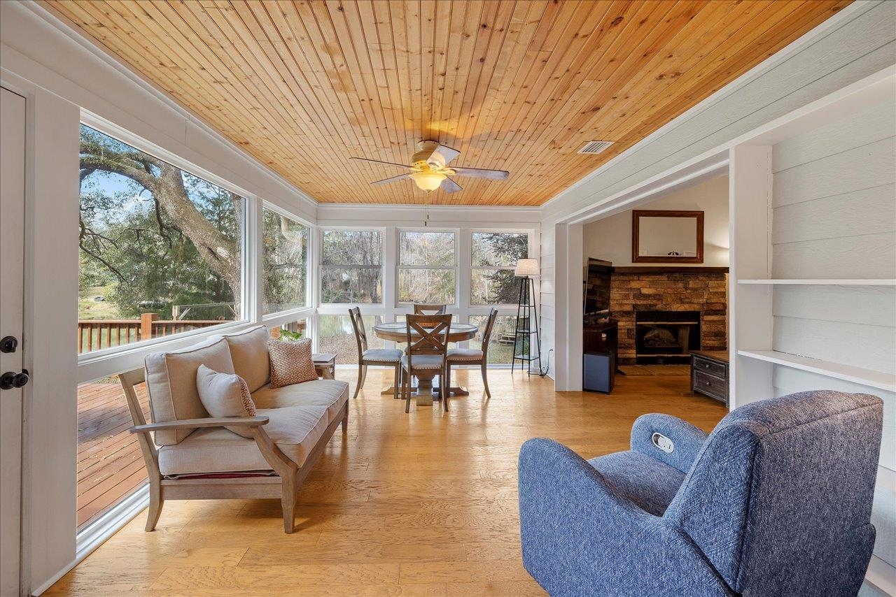 2575 YARMOUTH Lane