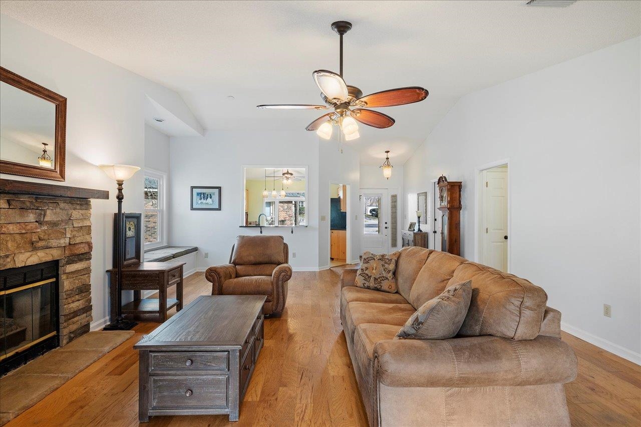 2575 YARMOUTH Lane