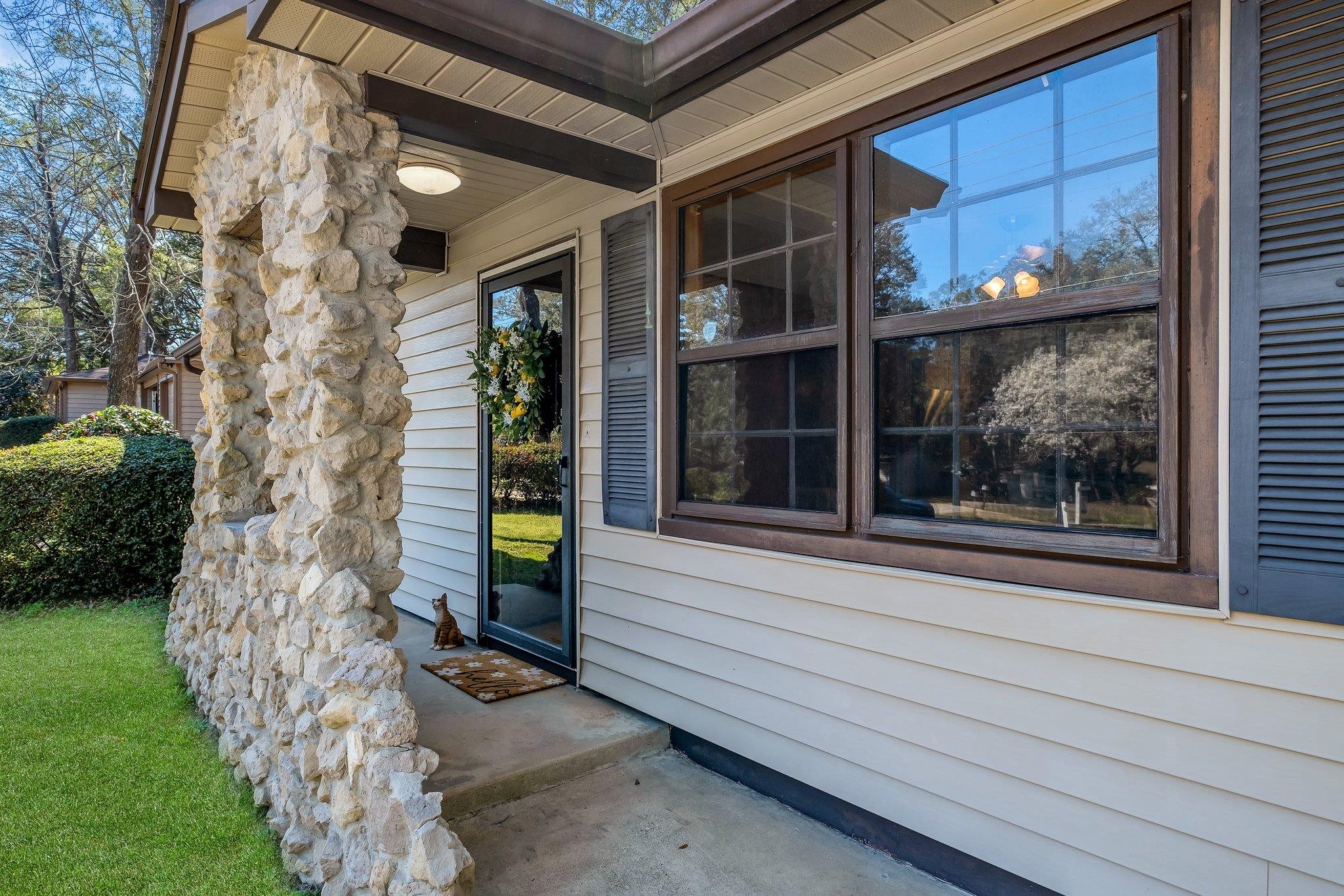 6124 Tall Pine Drive