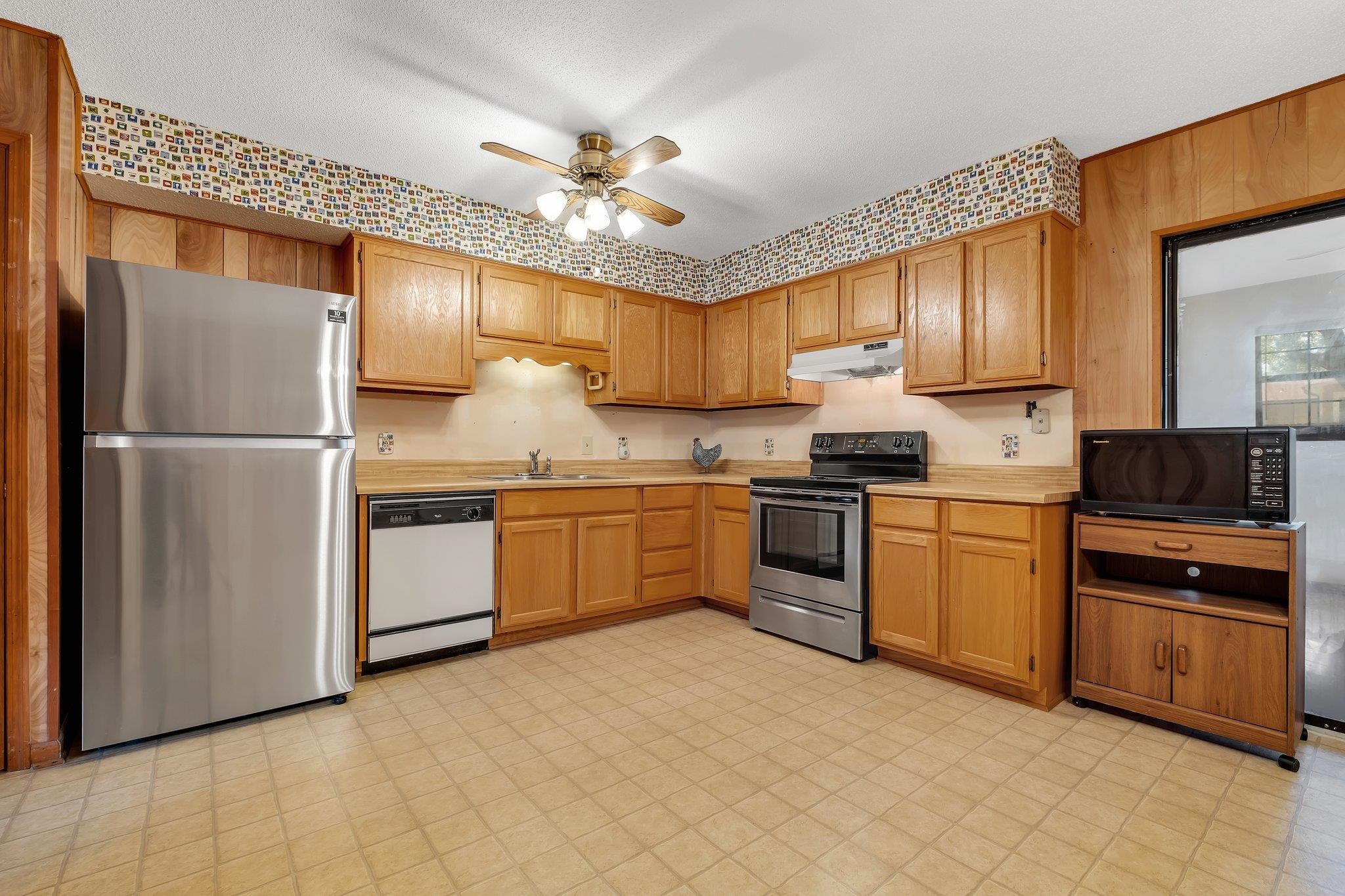 6124 Tall Pine Drive