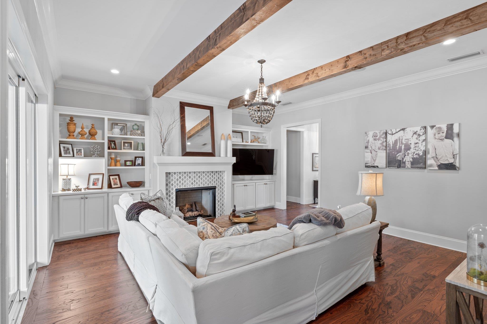 6319 Bird Dog Point
